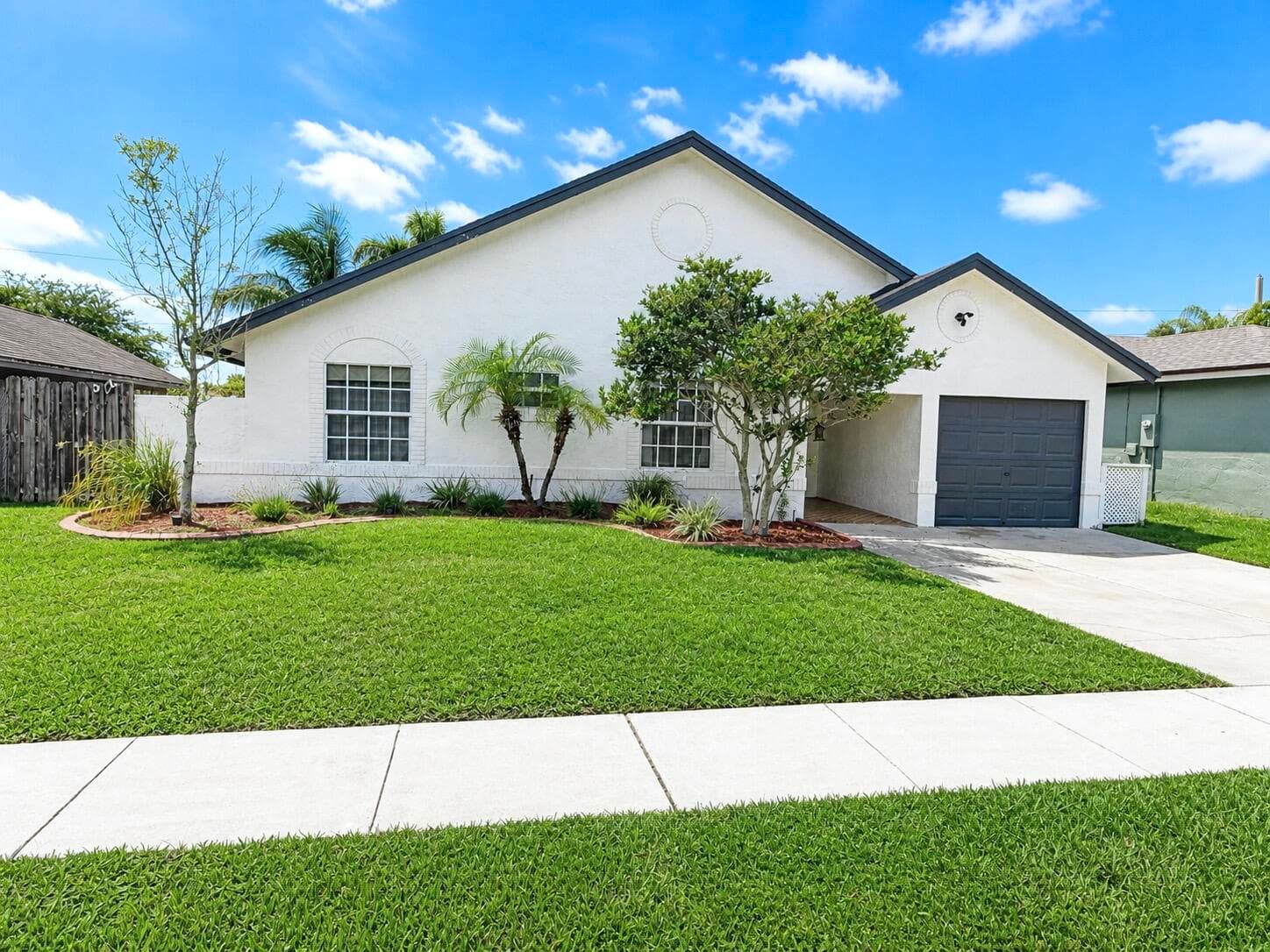 2815 NW 111th Avenue, Sunrise, FL 33322 — photo 1 of 18