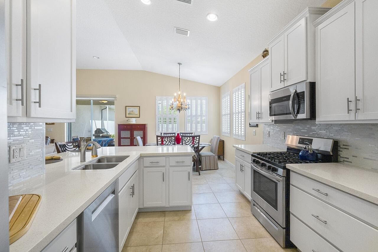 7218 E Village Square, Vero Beach, FL 32966 — photo 18 of 35