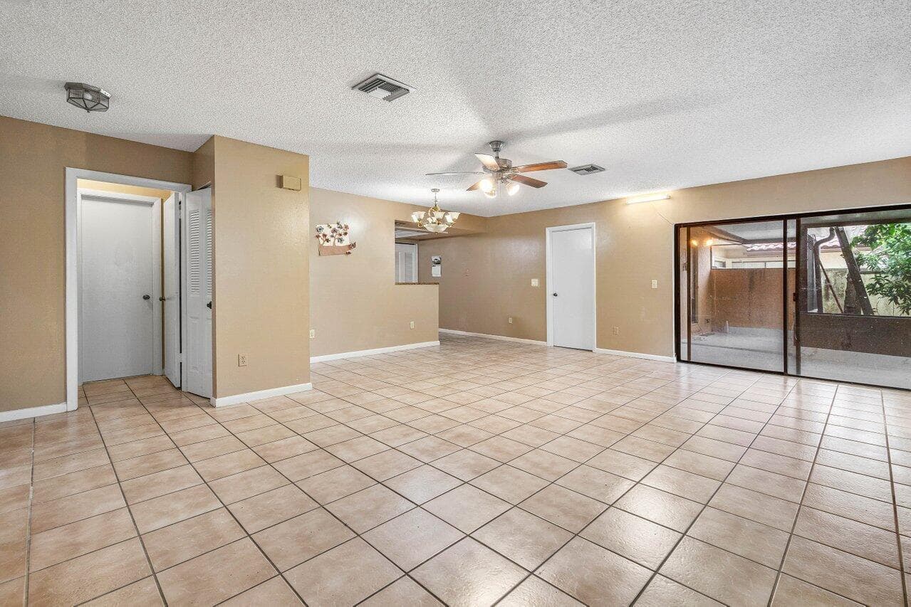 2780 Norfolk Pine Court, Lake Worth, FL 33462 — photo 4 of 30