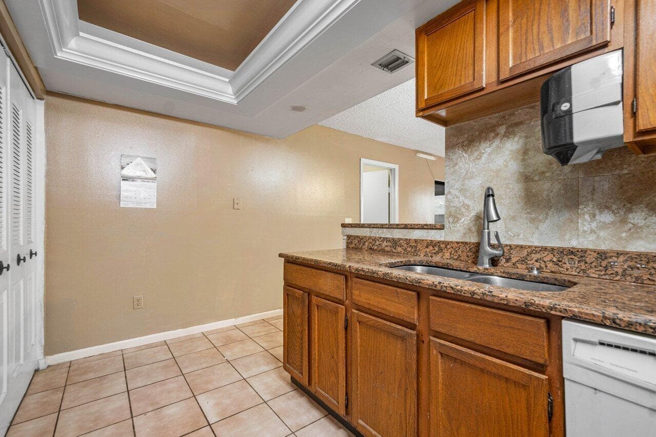 2780 Norfolk Pine Court, Lake Worth, FL 33462 — photo 10 of 30