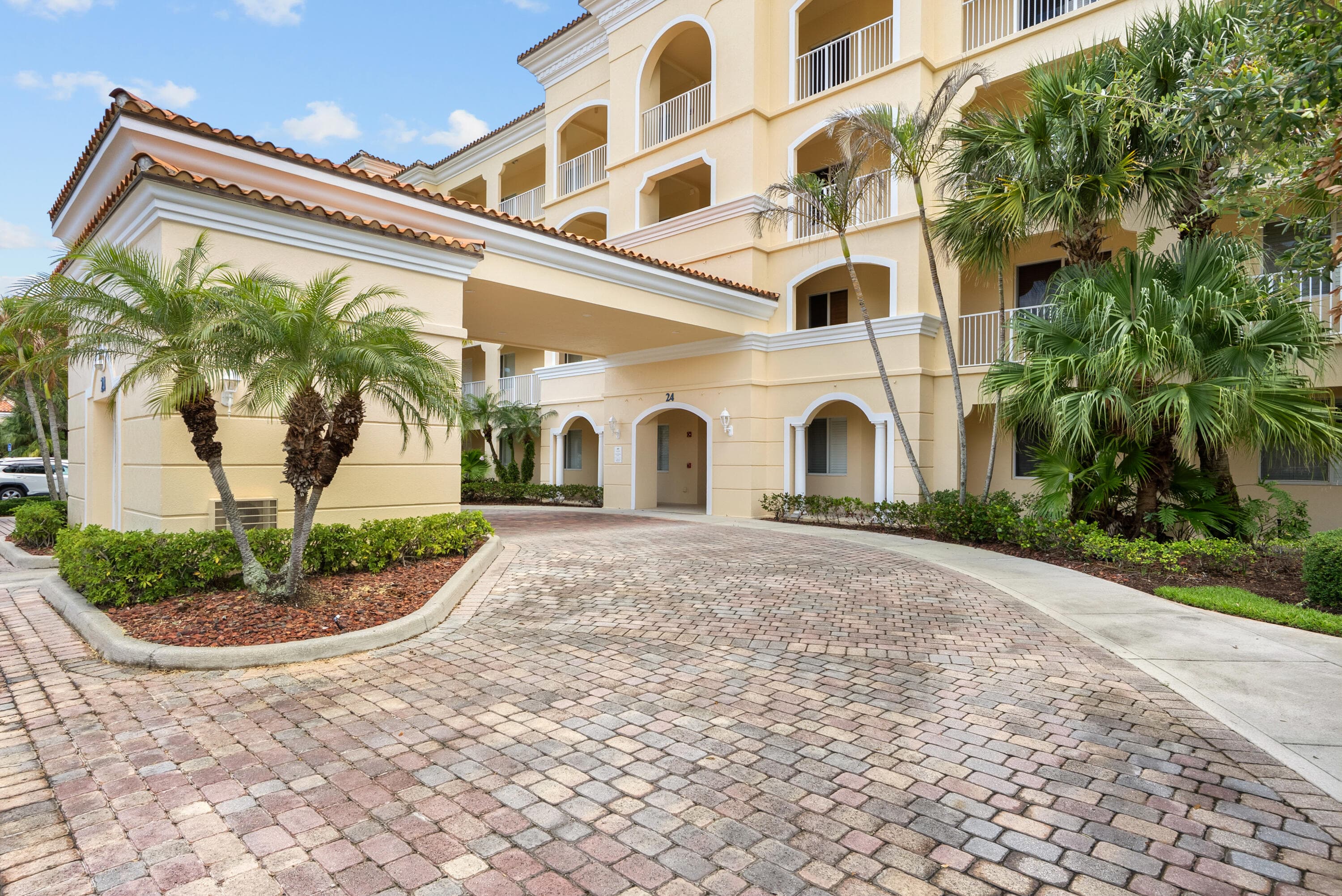 24 Harbour Isle Drive W 106, Fort Pierce, FL 34949 — photo 38 of 46