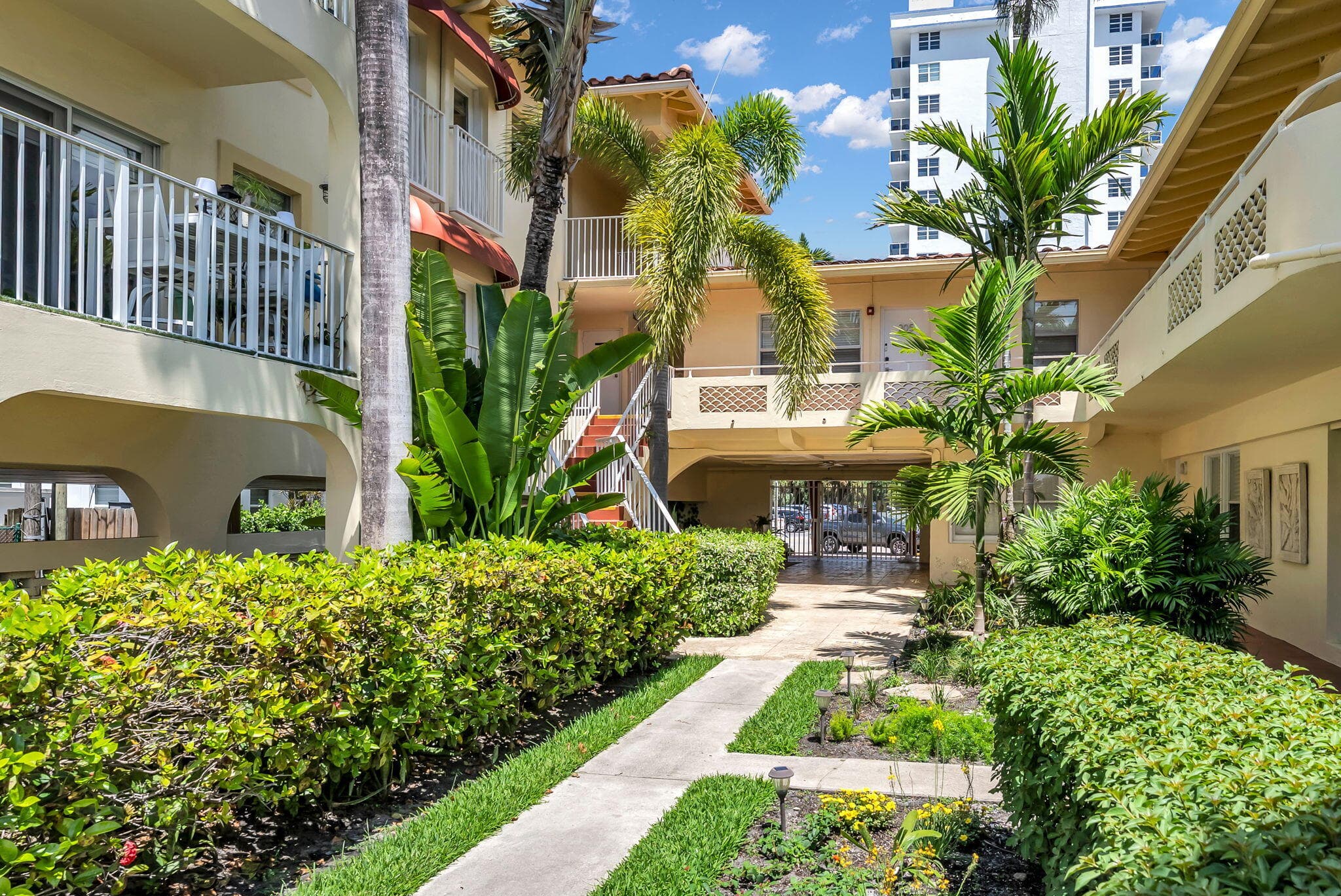 341 N Birch Road Unit 206, Fort Lauderdale, FL 33304 — photo 11 of 29