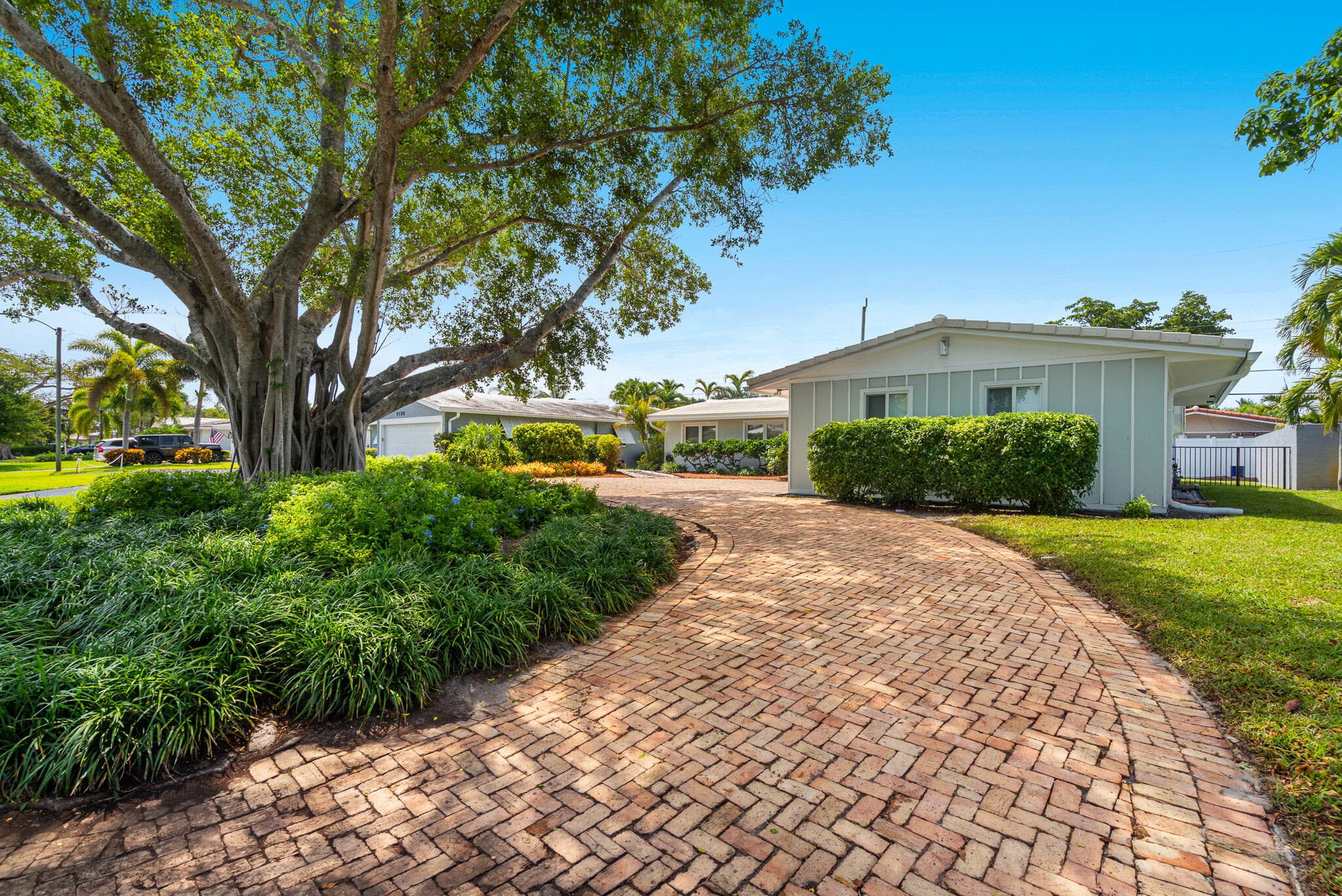 2110 NE 55th Street, Fort Lauderdale, FL 33308 — photo 4 of 49