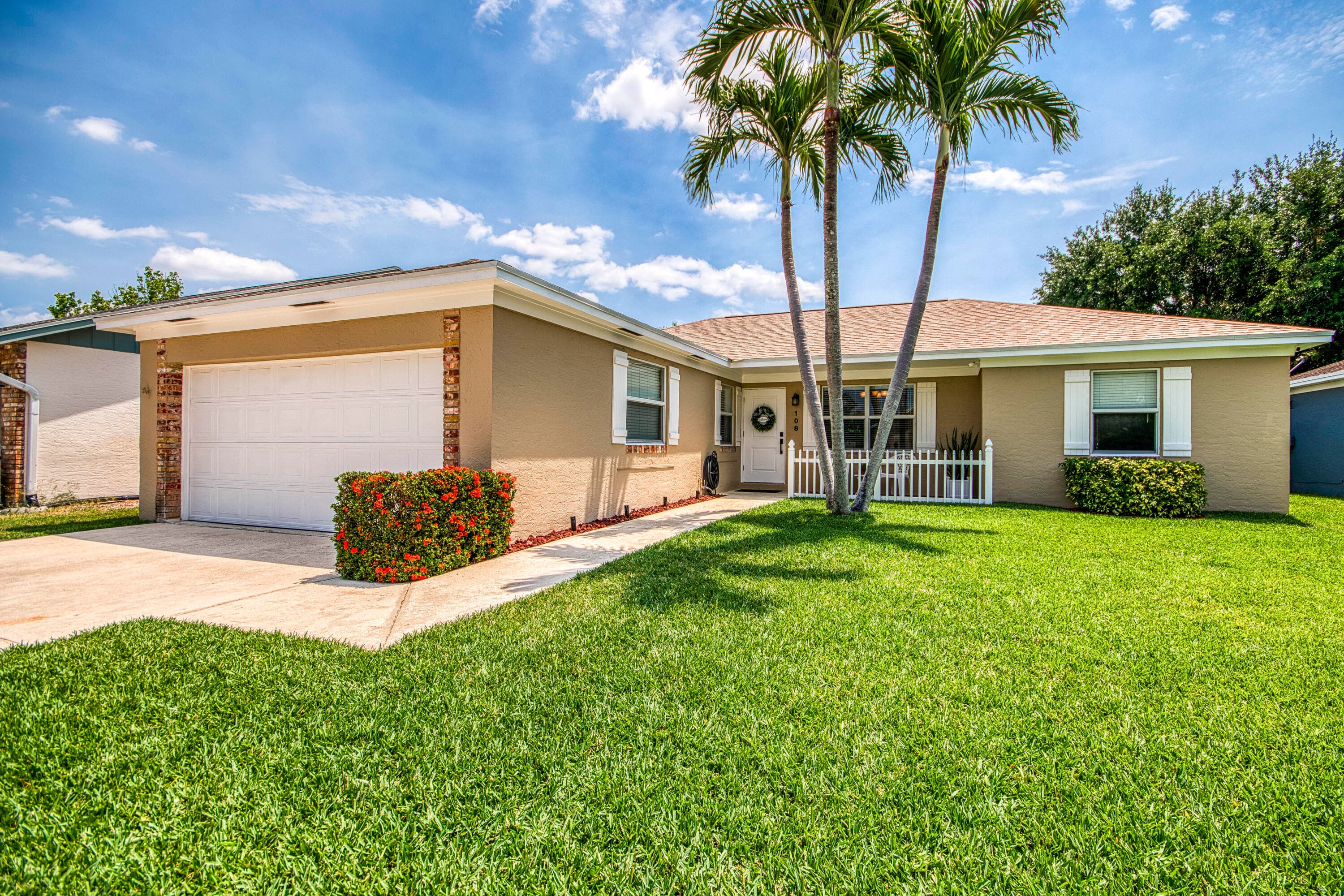 108 Wandering Trail, Jupiter, FL 33458 — photo 3 of 34