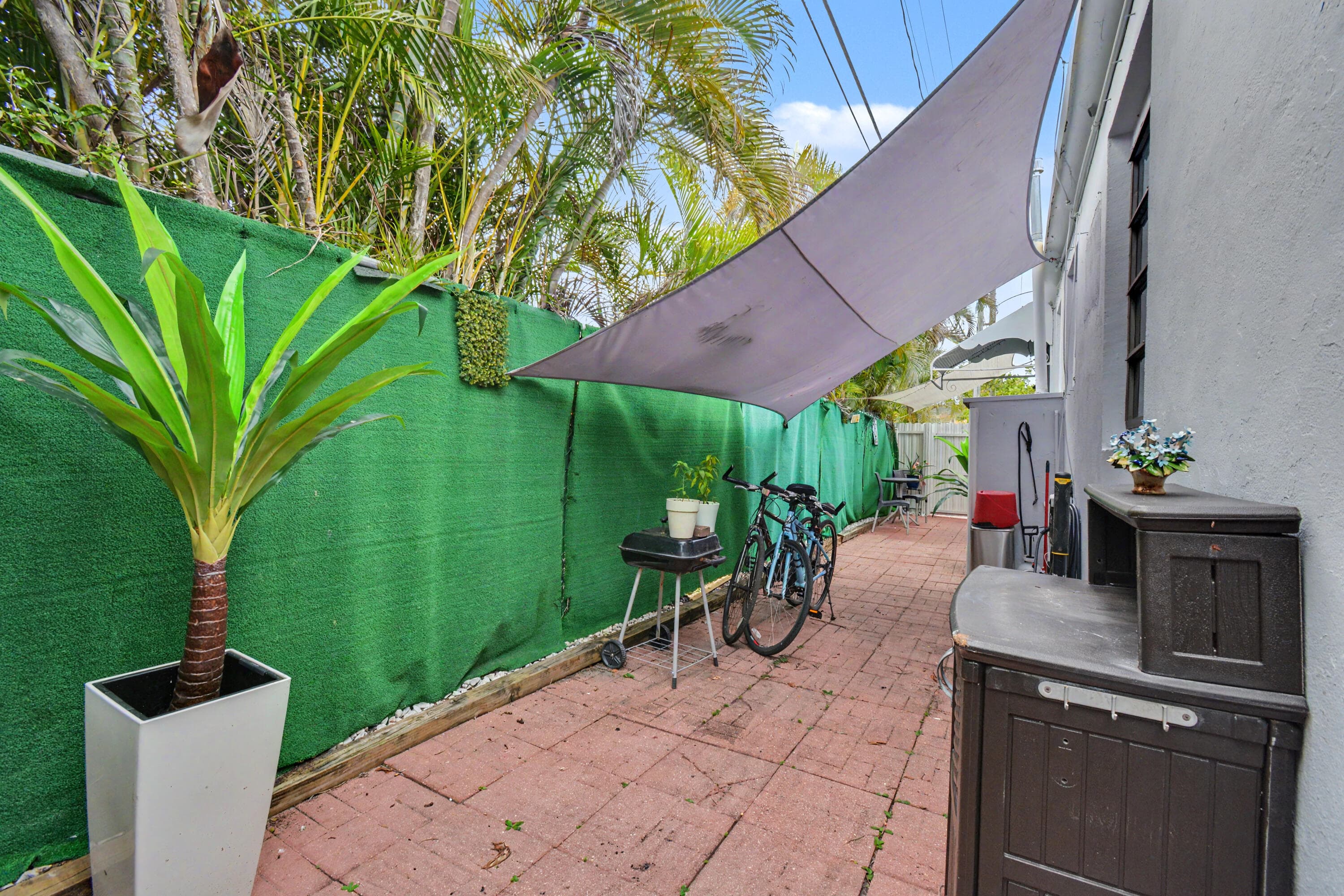 2140 Monroe Terrace, Hollywood, FL 33020 — photo 33 of 34