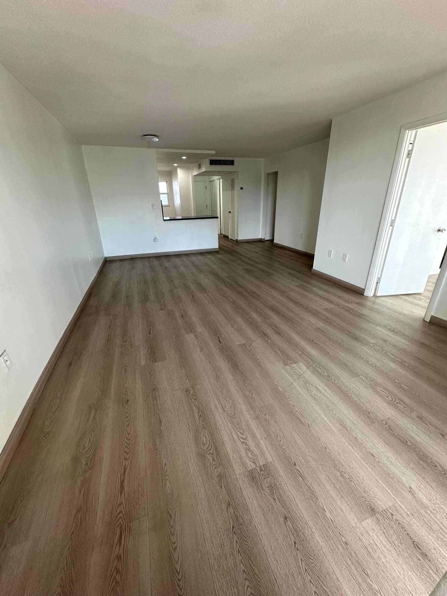 1660 NE 191st Street 404-1, Miami, FL 33179 — photo 8 of 34