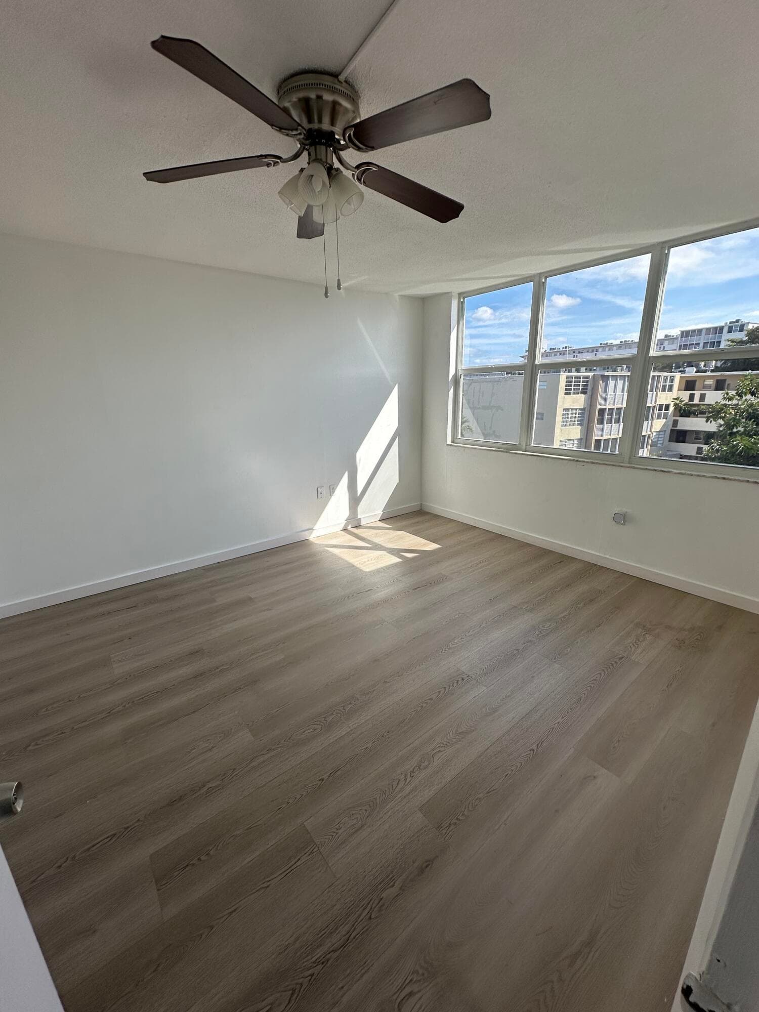 1660 NE 191st Street 404-1, Miami, FL 33179 — photo 11 of 34