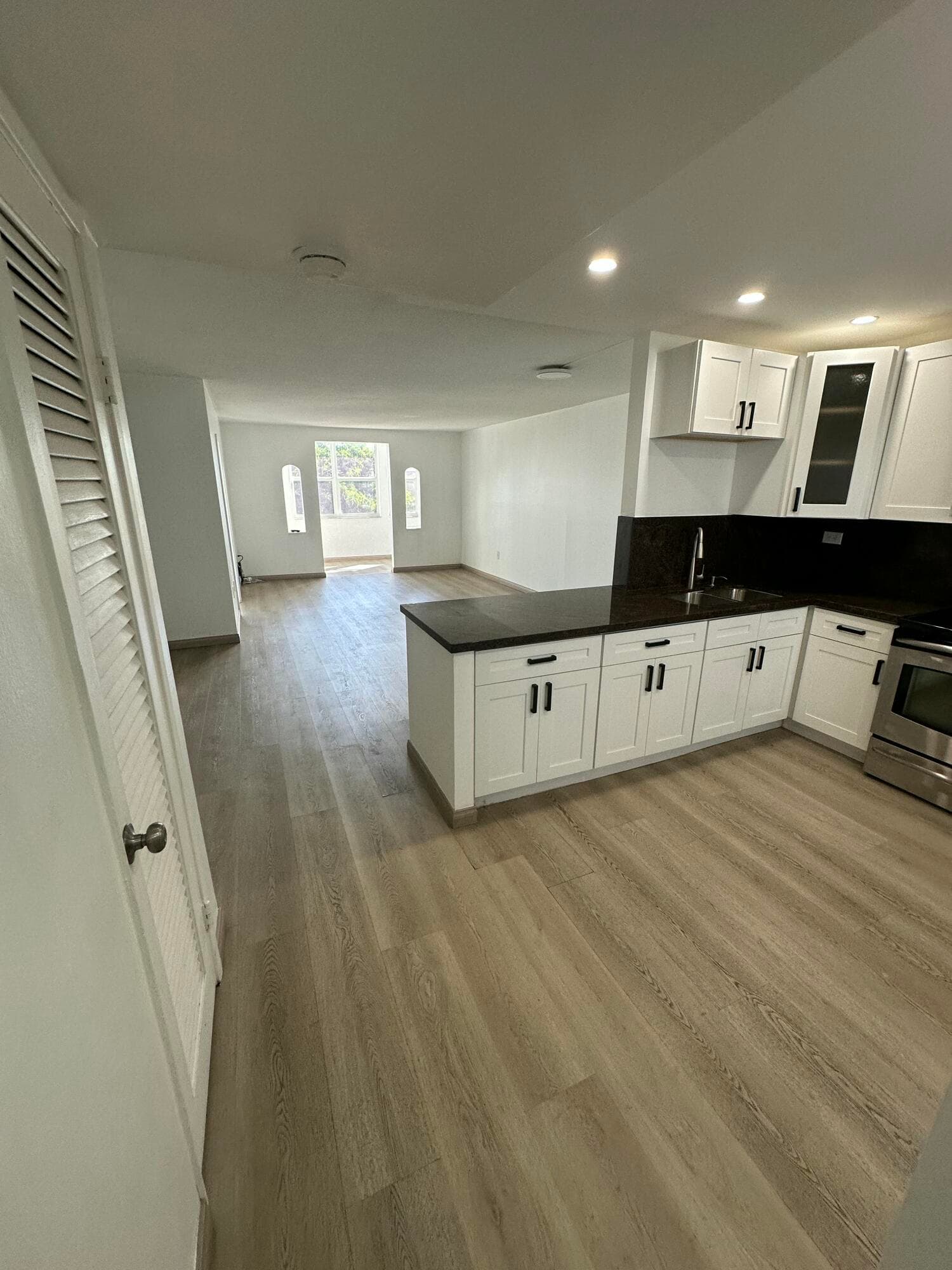 1660 NE 191st Street 404-1, Miami, FL 33179 — photo 15 of 34