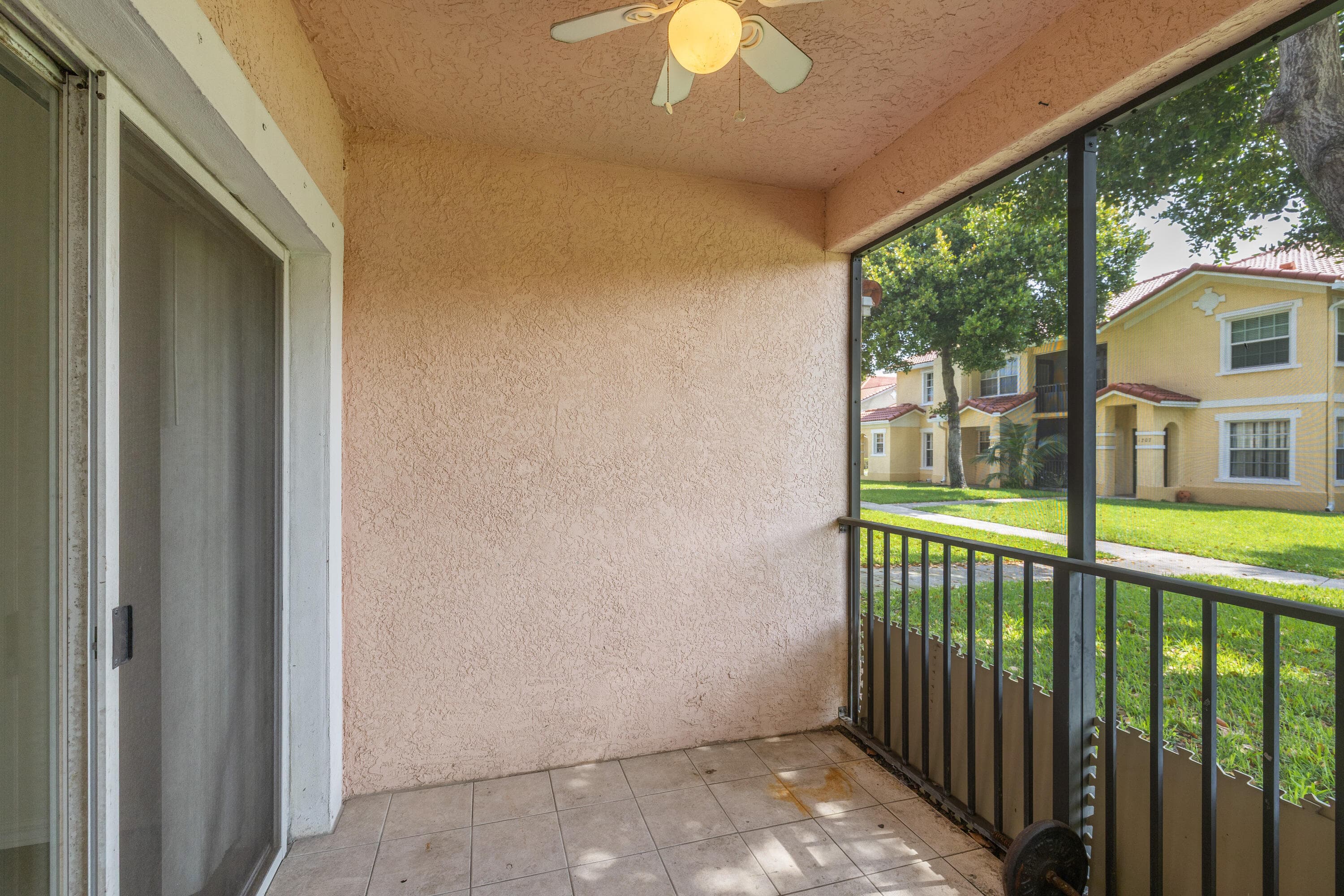 1307 Belmont Lane 1307, North Lauderdale, FL 33068 — photo 3 of 23