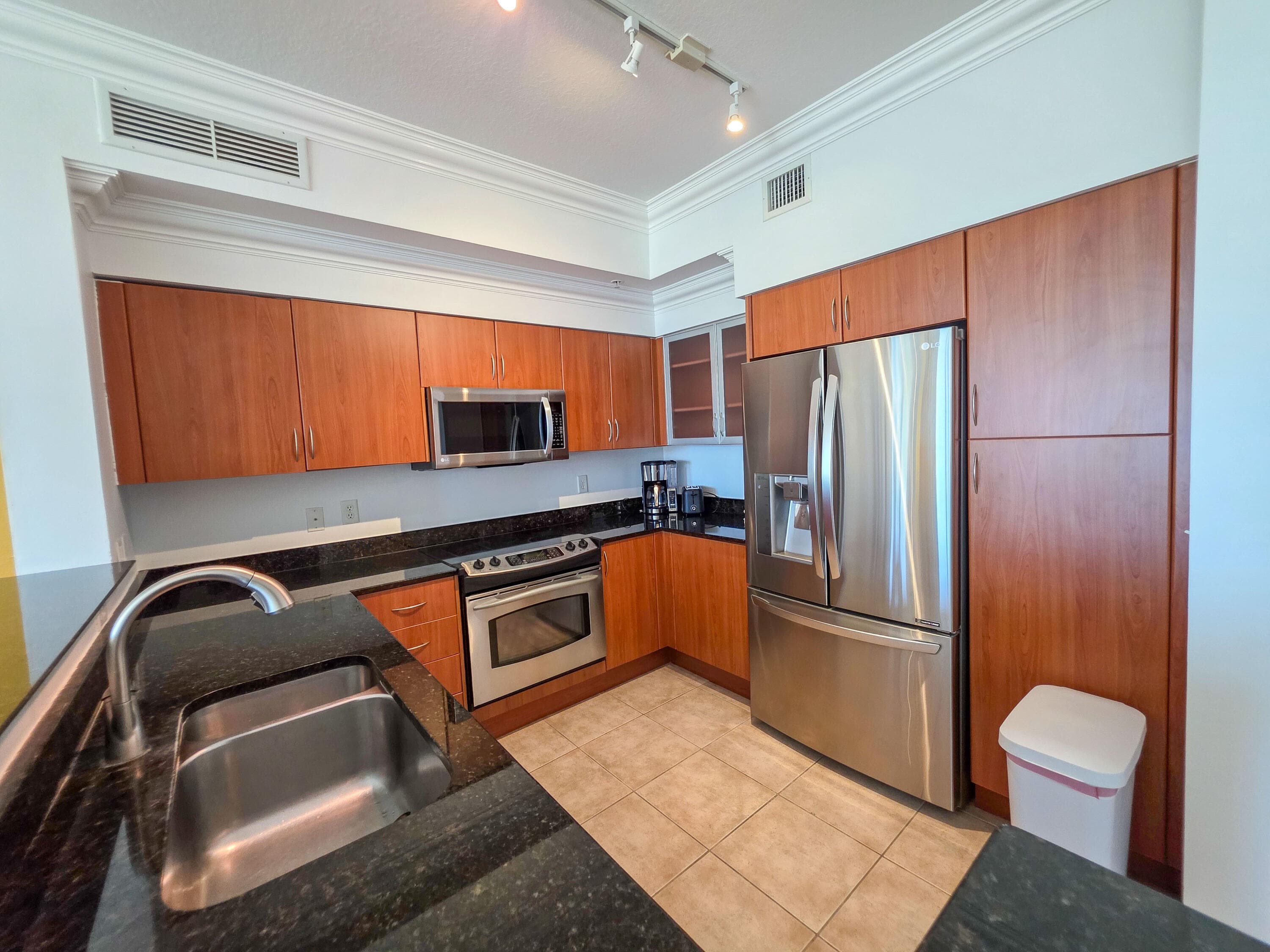 806 E Windward Way 323, Lantana, FL 33462 — photo 12 of 43
