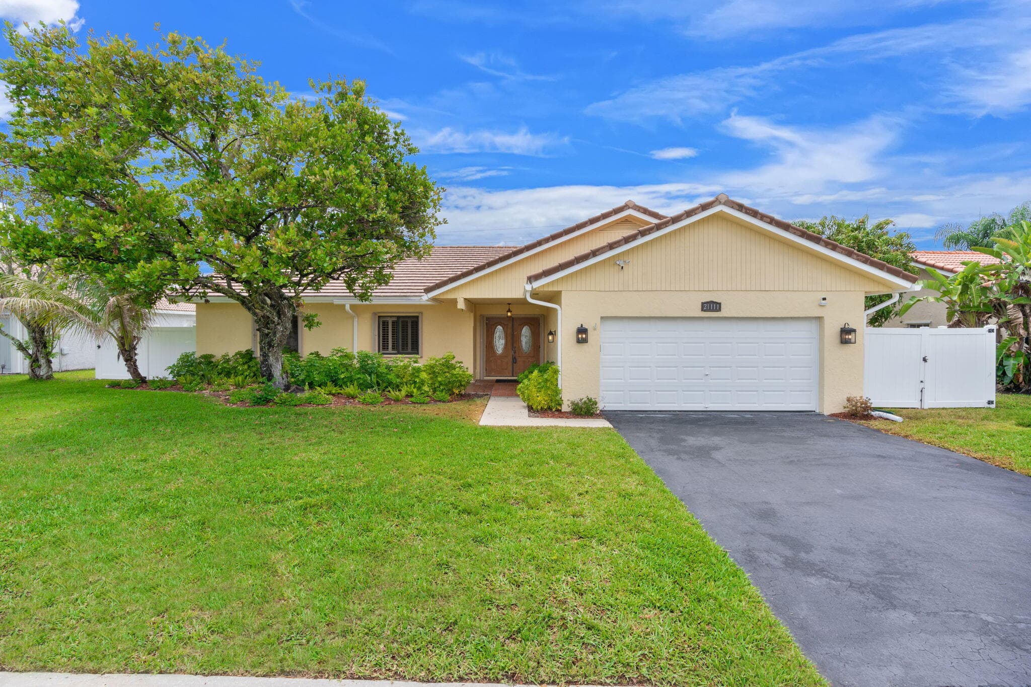 21111 Escondido Way, Boca Raton, FL 33433 — photo 1 of 47