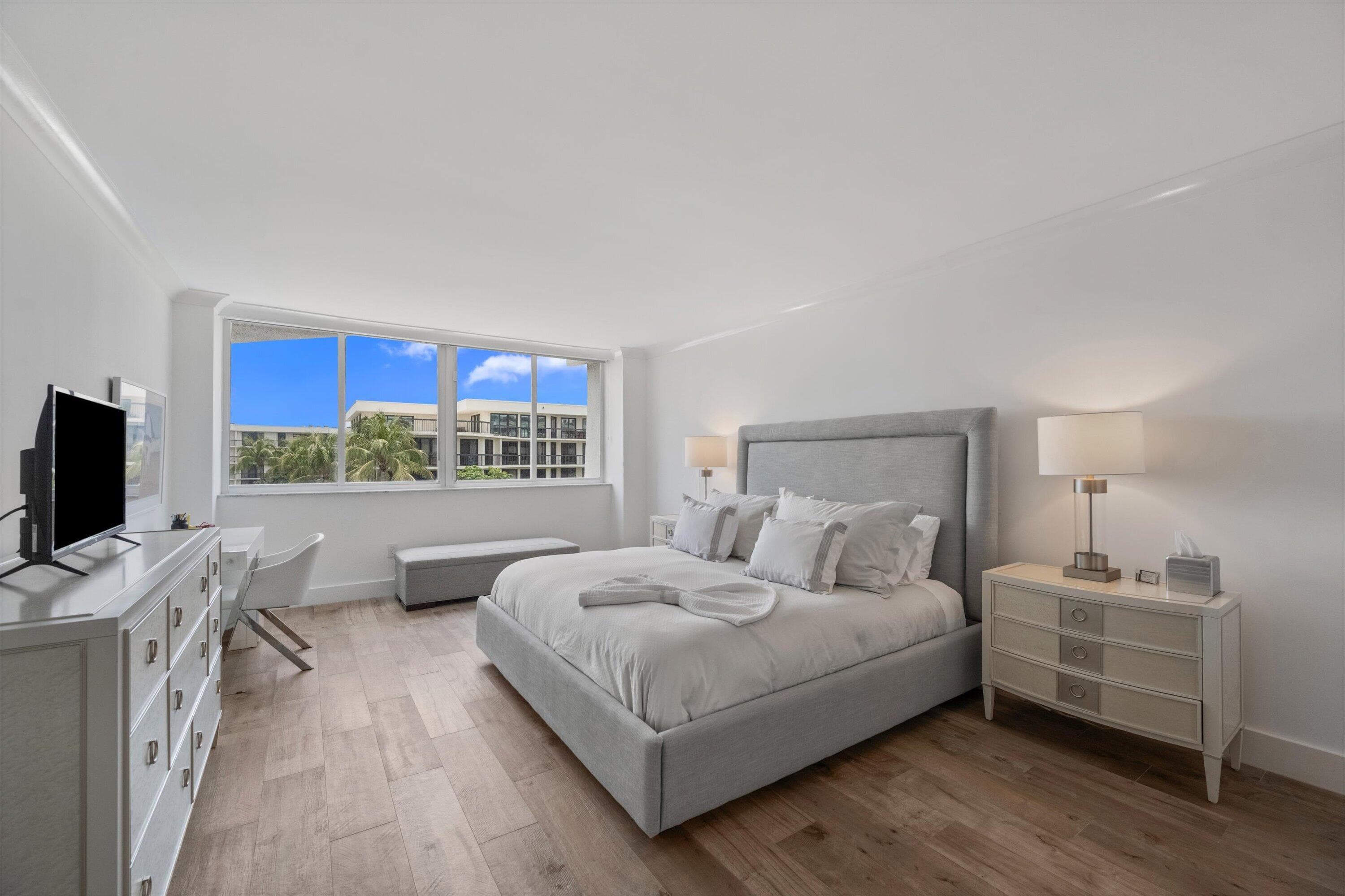 2773 S Ocean Boulevard 410, Palm Beach, FL 33480 — photo 10 of 26