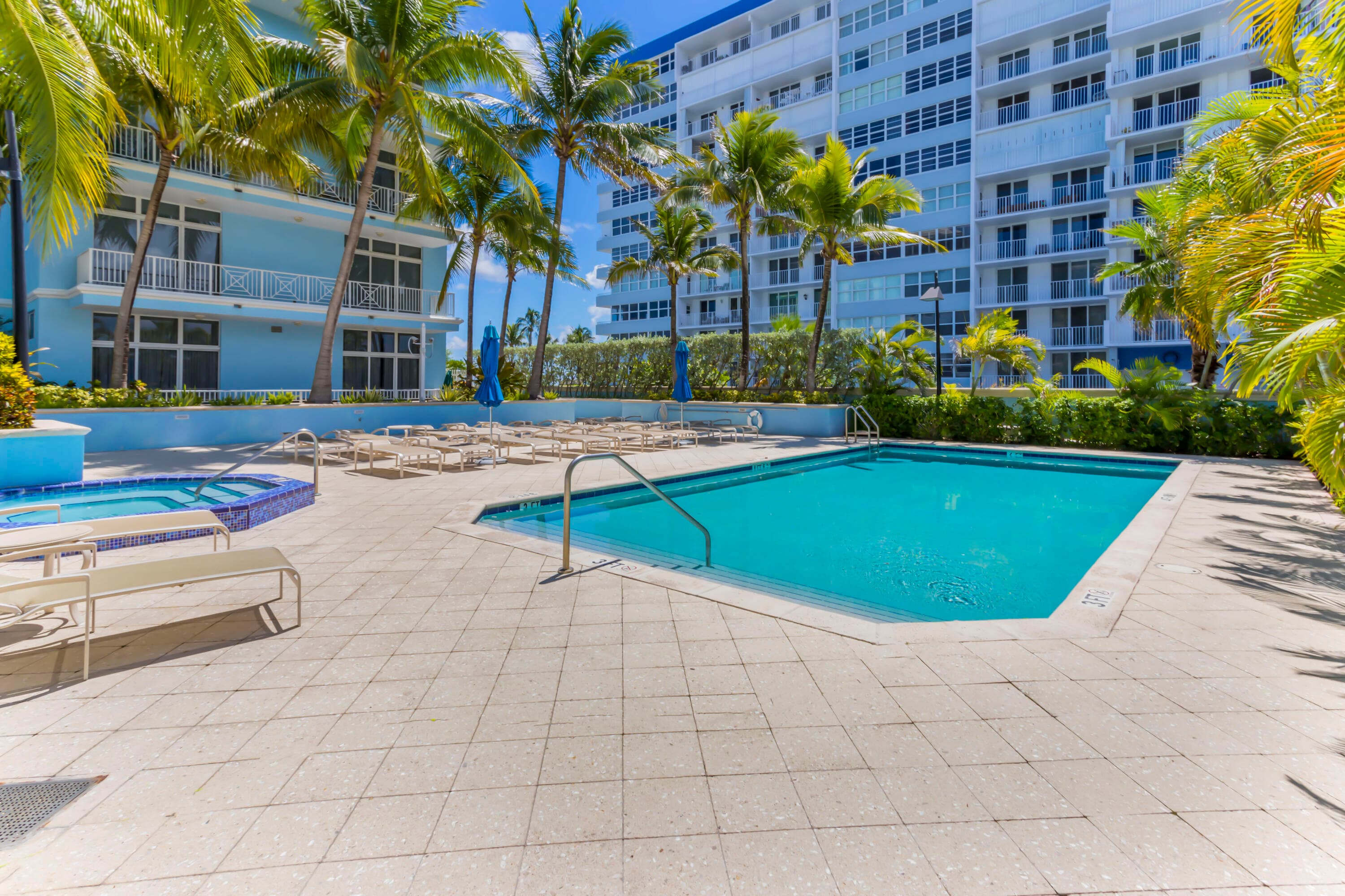 701 SE 21st Avenue 204, Deerfield Beach, FL 33441 — photo 37 of 39