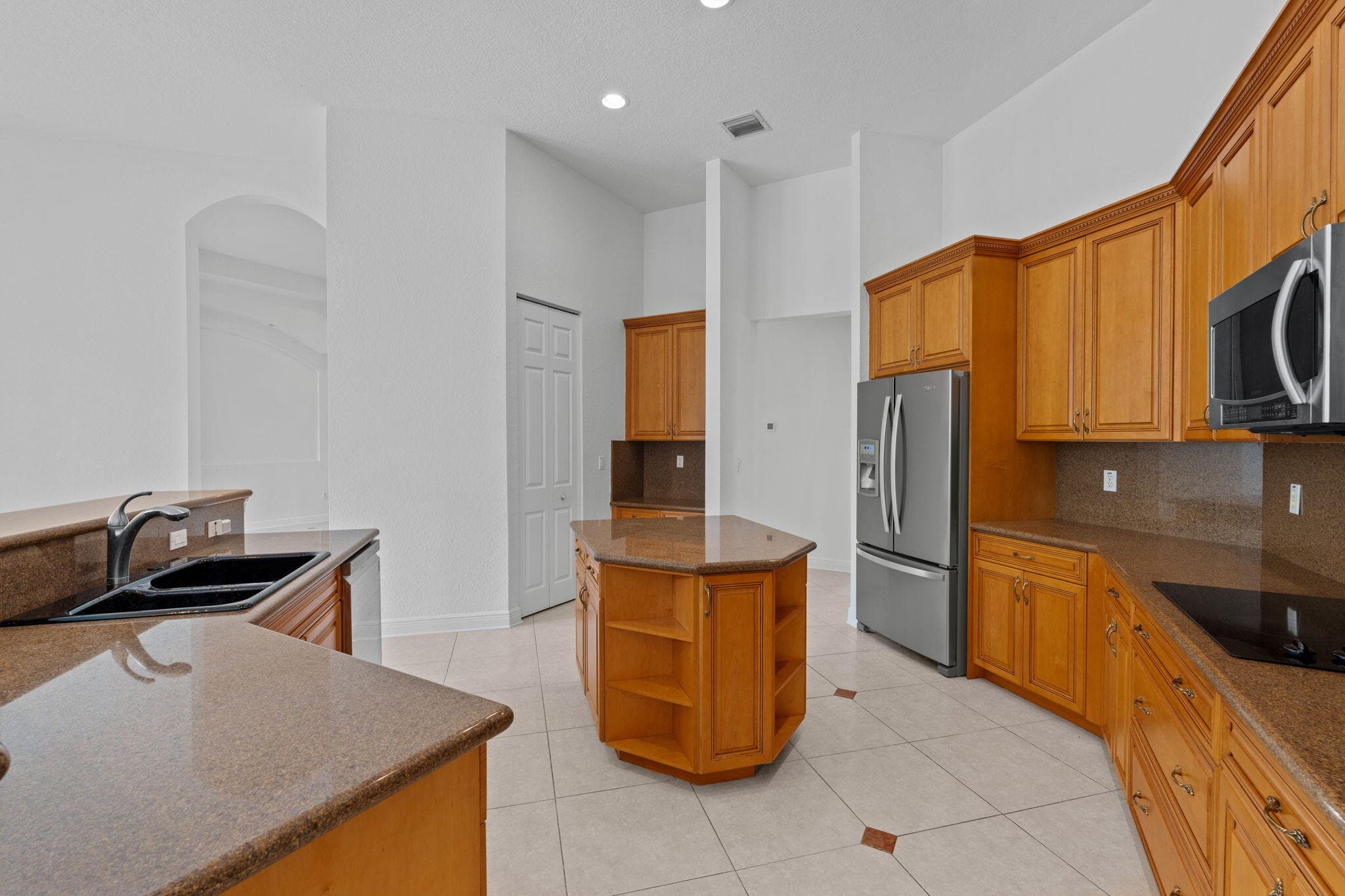 10251 N Lake Vista Circle, Davie, FL 33328 — photo 31 of 63