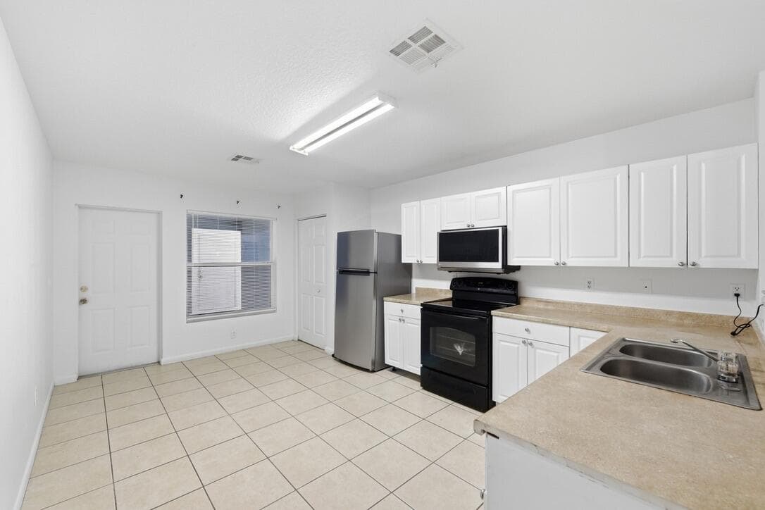 1311 Emerald Terrace, Fort Pierce, FL 34950 — photo 11 of 31