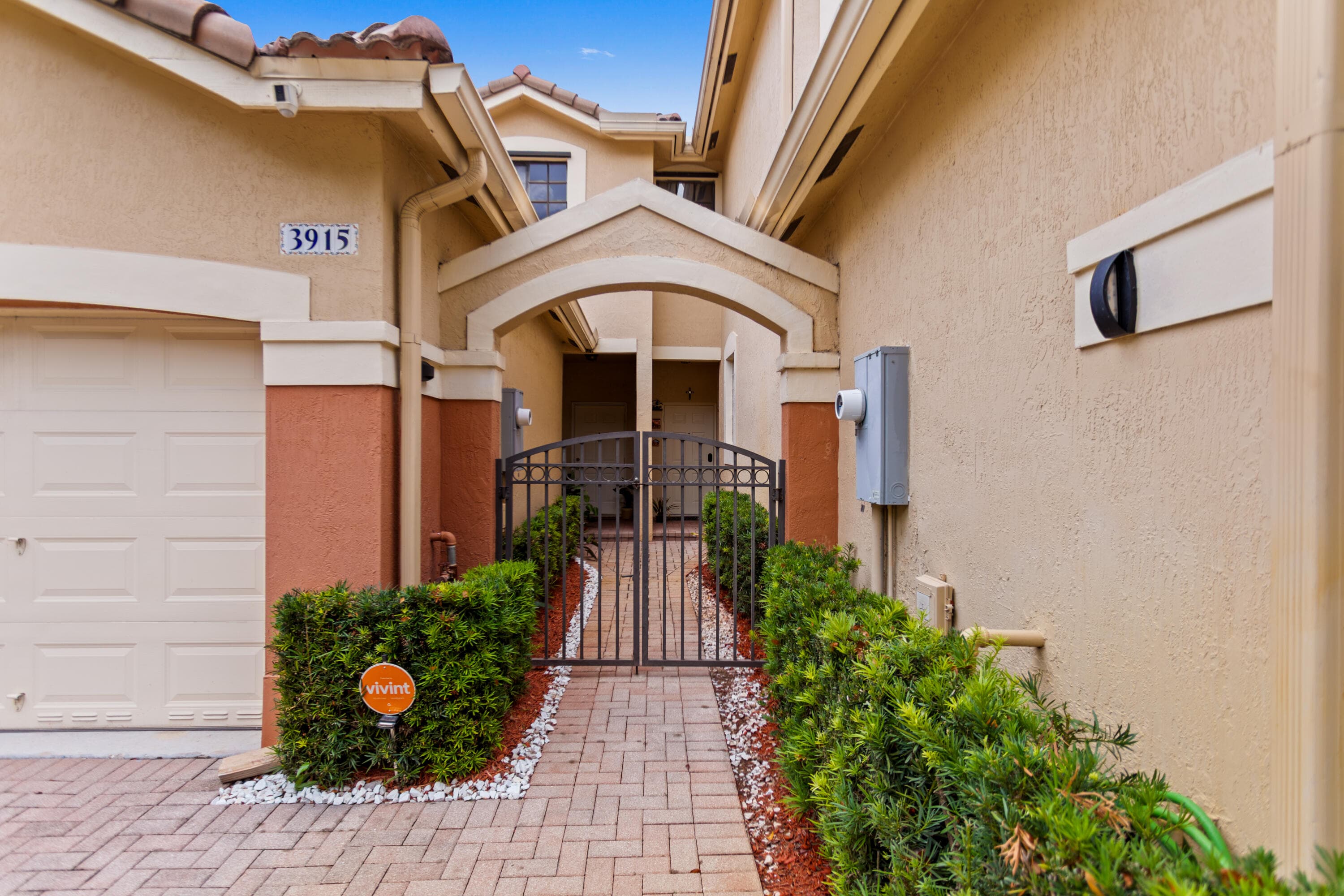 3915 Vista Grove Lane, Weston, FL 33332 — photo 2 of 49