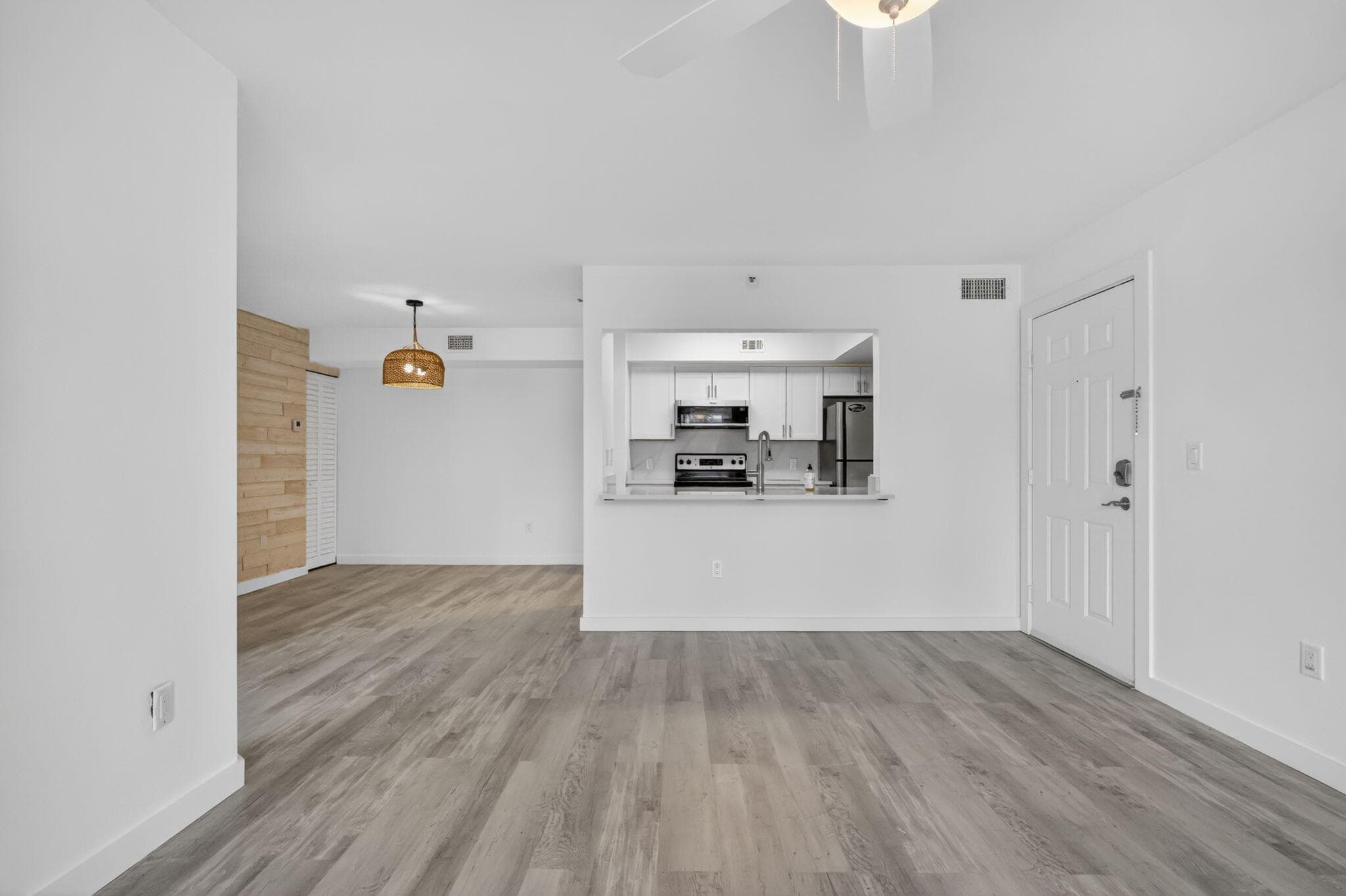 103 Yacht Club Way 205, Hypoluxo, FL 33462 — photo 6 of 46