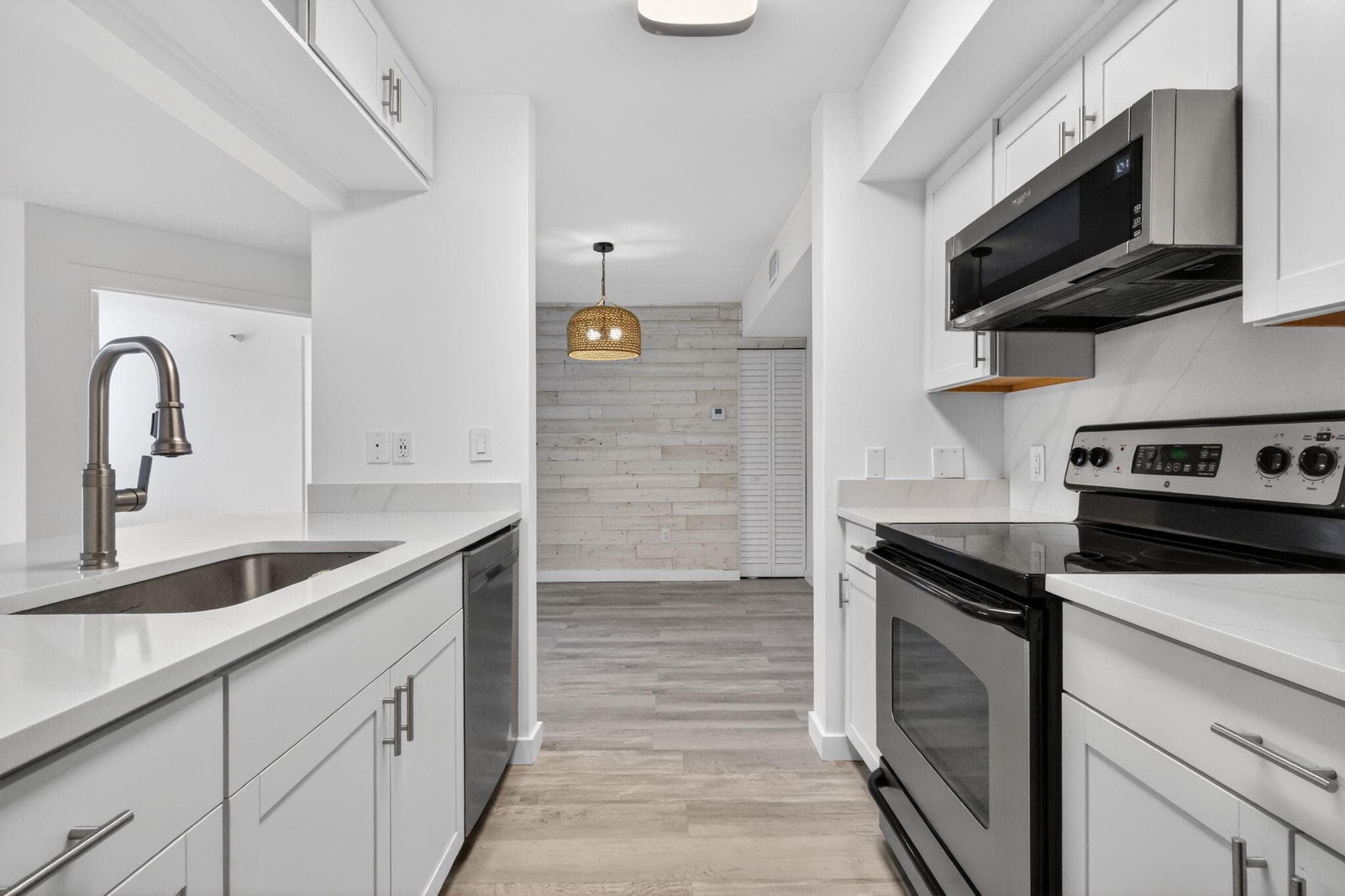 103 Yacht Club Way 205, Hypoluxo, FL 33462 — photo 14 of 46