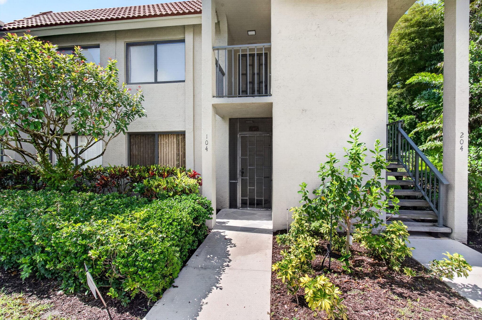 5561 Fairway Park Drive 104, Boynton Beach, FL 33437 — photo 2 of 40