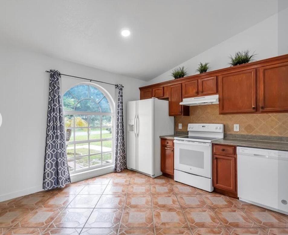 34 Bradford Court, Kissimmee, FL 34758 — photo 5 of 11