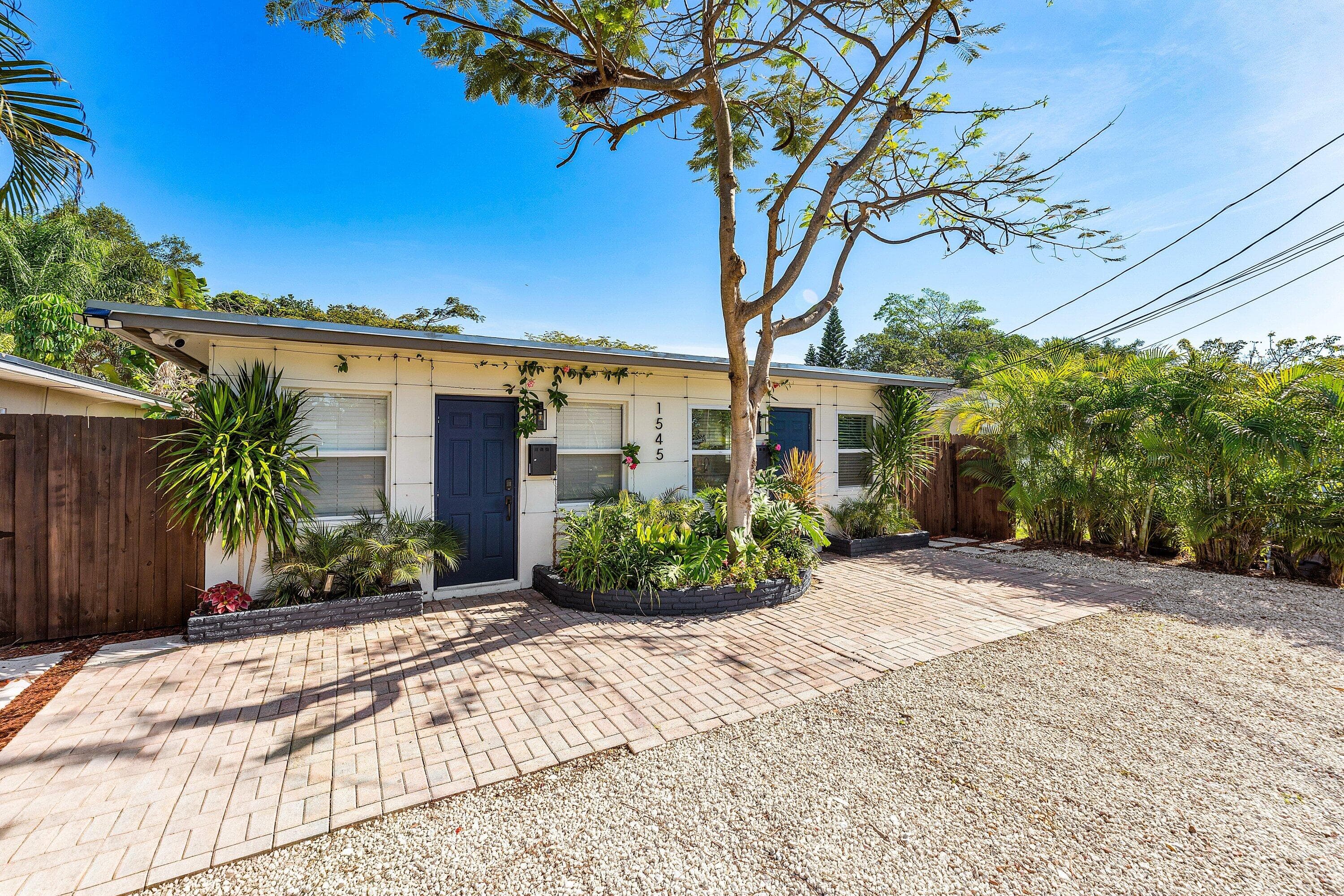 1545 NE 32nd Street, Oakland Park, FL 33334 — photo 3 of 28