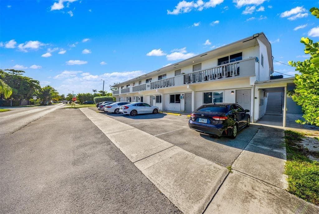 720 NE 7th Street 2a, Hallandale Beach, FL 33009 — photo 11 of 24