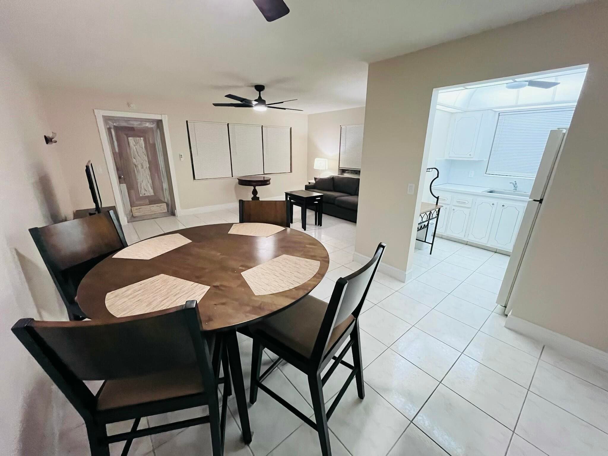 188 Cambridge H, West Palm Beach, FL 33417 — photo 11 of 32
