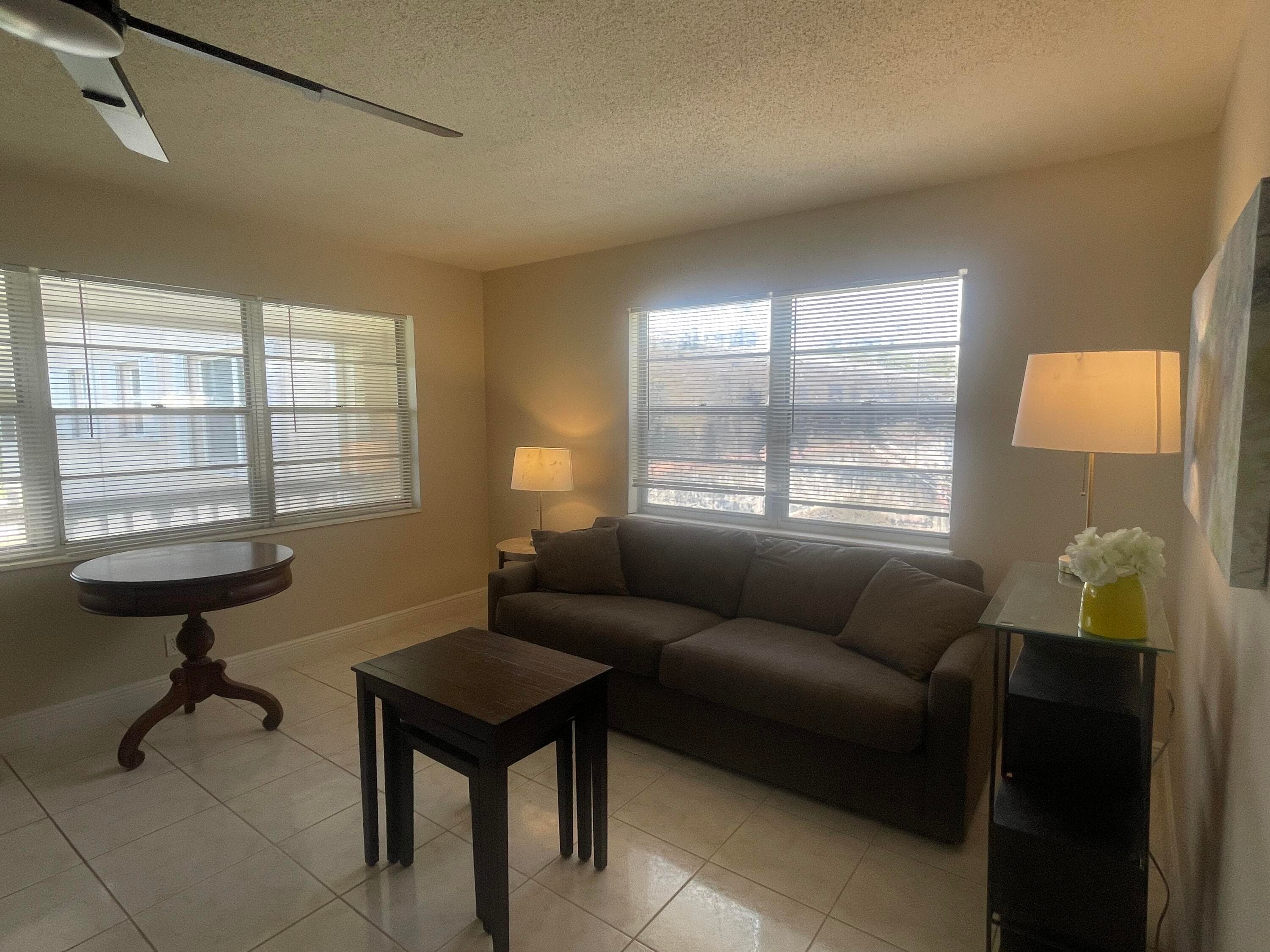 188 Cambridge H, West Palm Beach, FL 33417 — photo 5 of 32