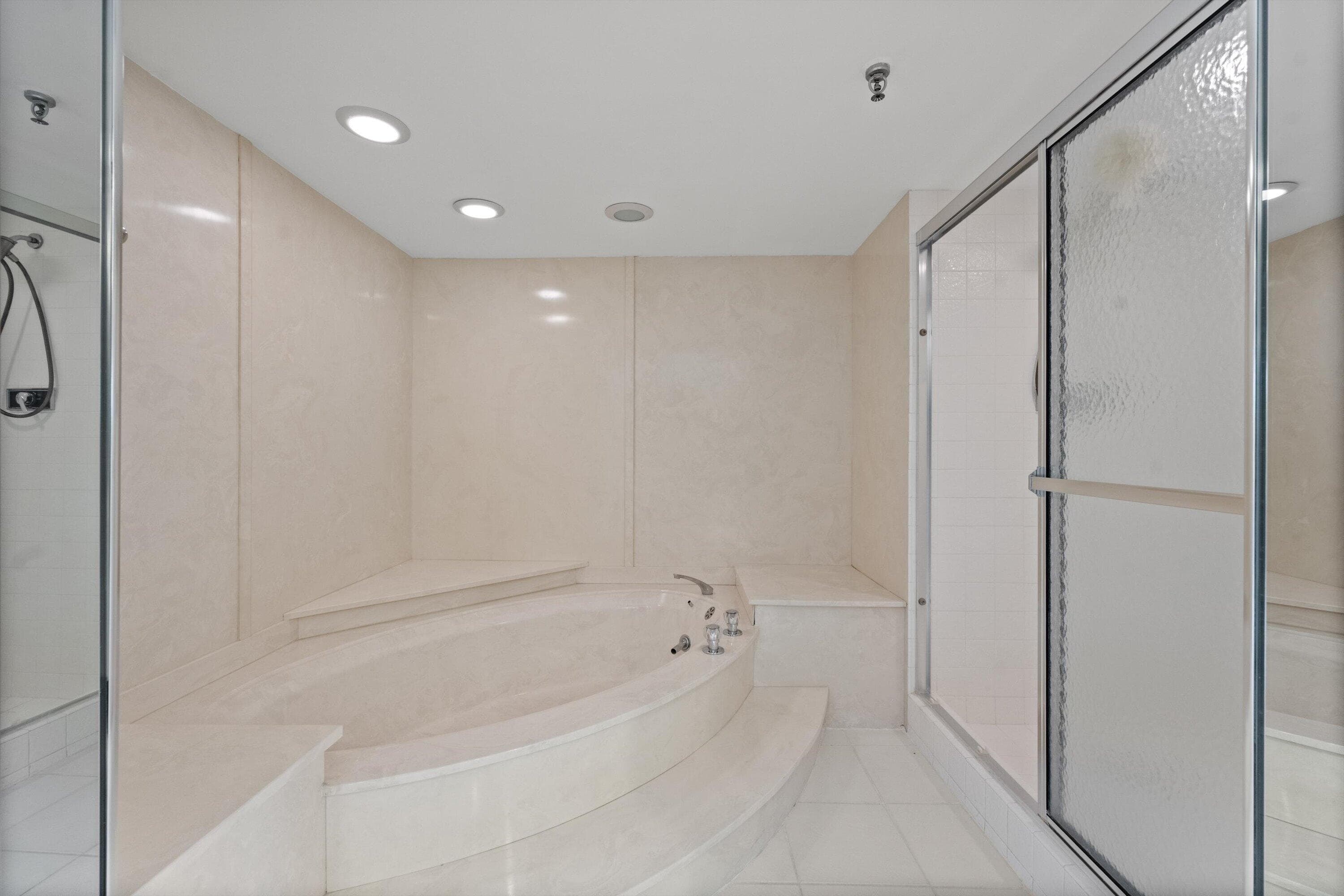 2580 S Ocean Boulevard 1a1, Palm Beach, FL 33480 — photo 21 of 39