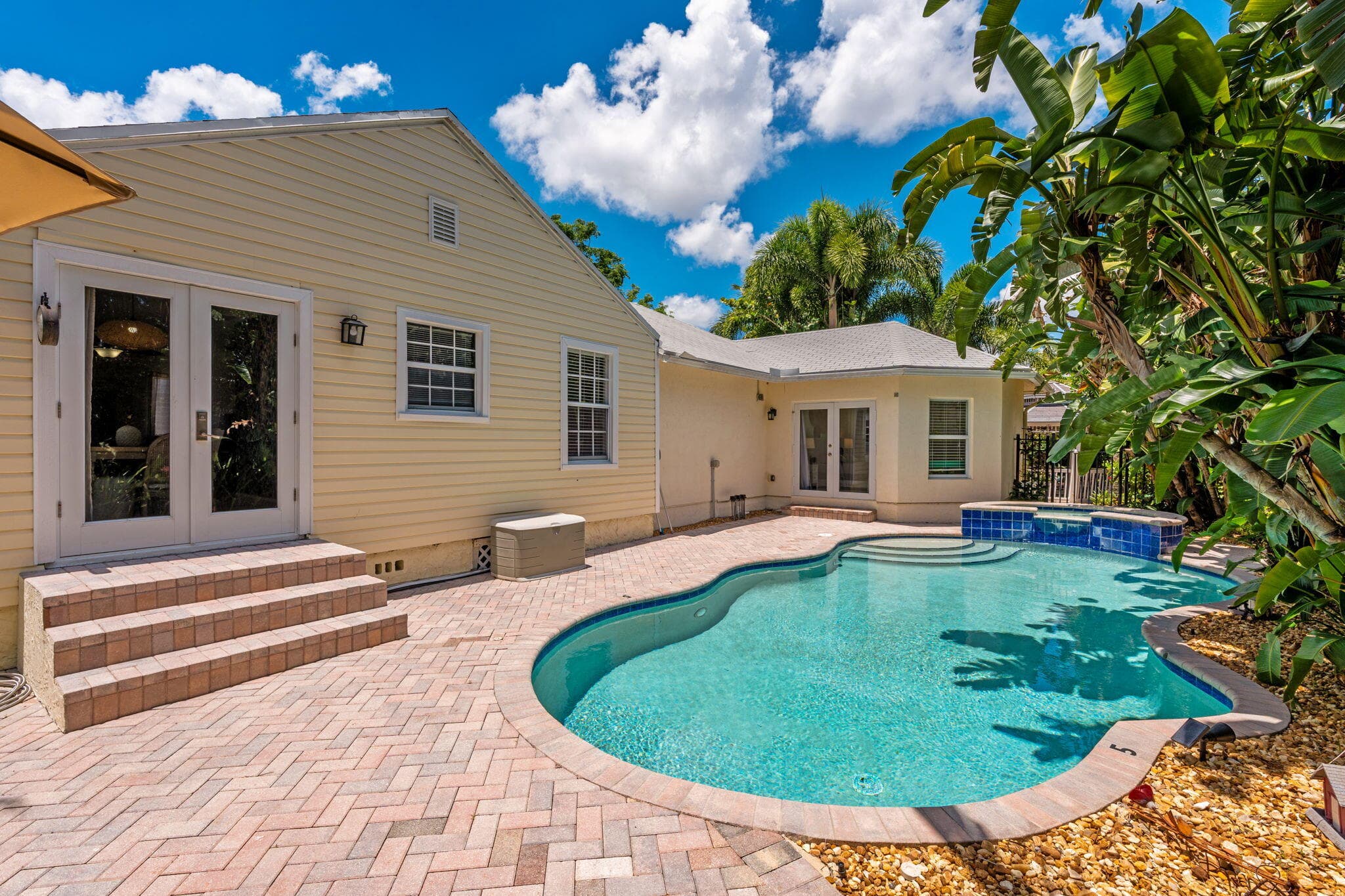 255 NE 12th Street, Delray Beach, FL 33444 — photo 11 of 65