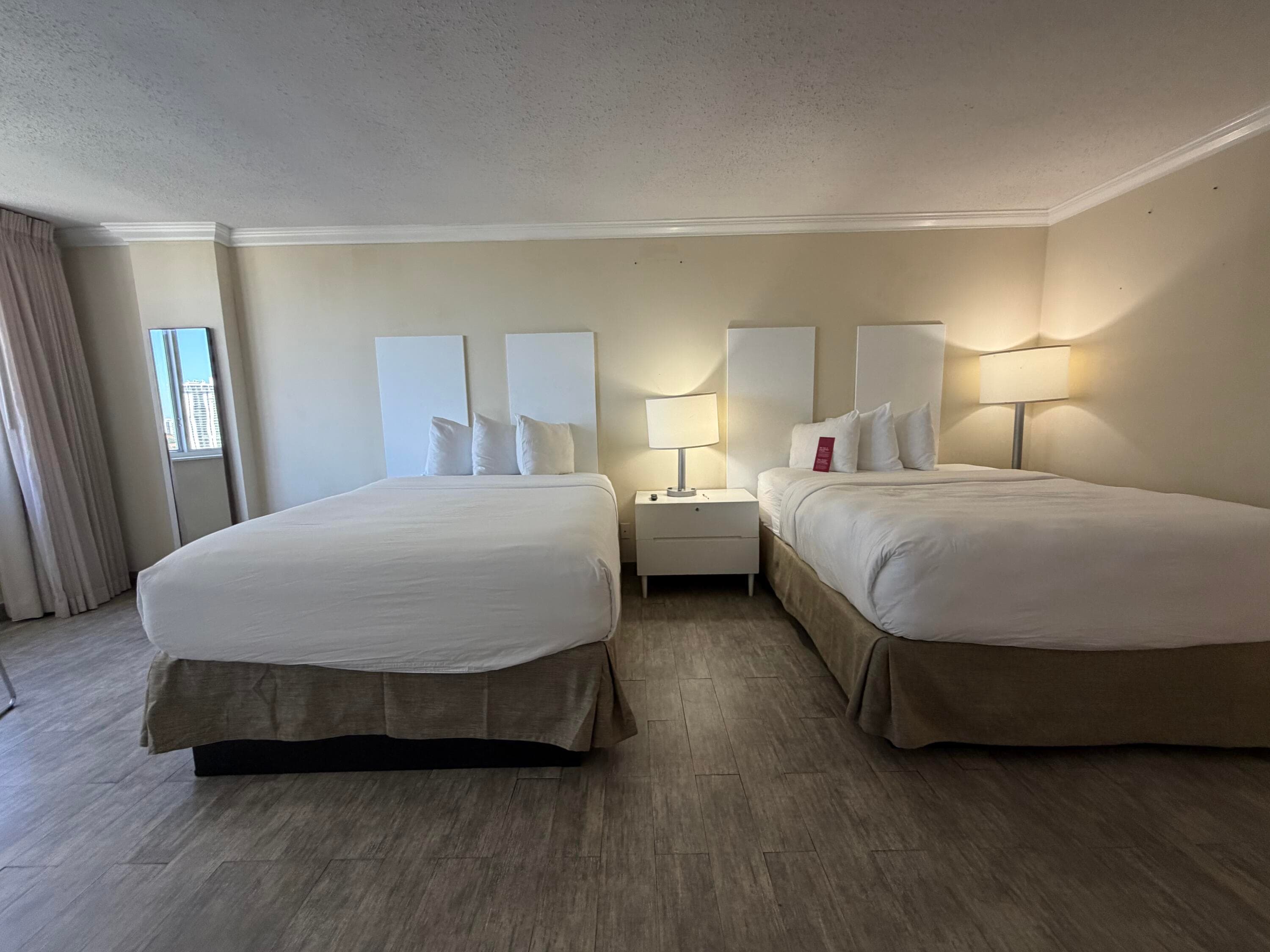 19201 Collins Avenue, Sunny Isles Beach, FL 33160 — photo 4 of 32
