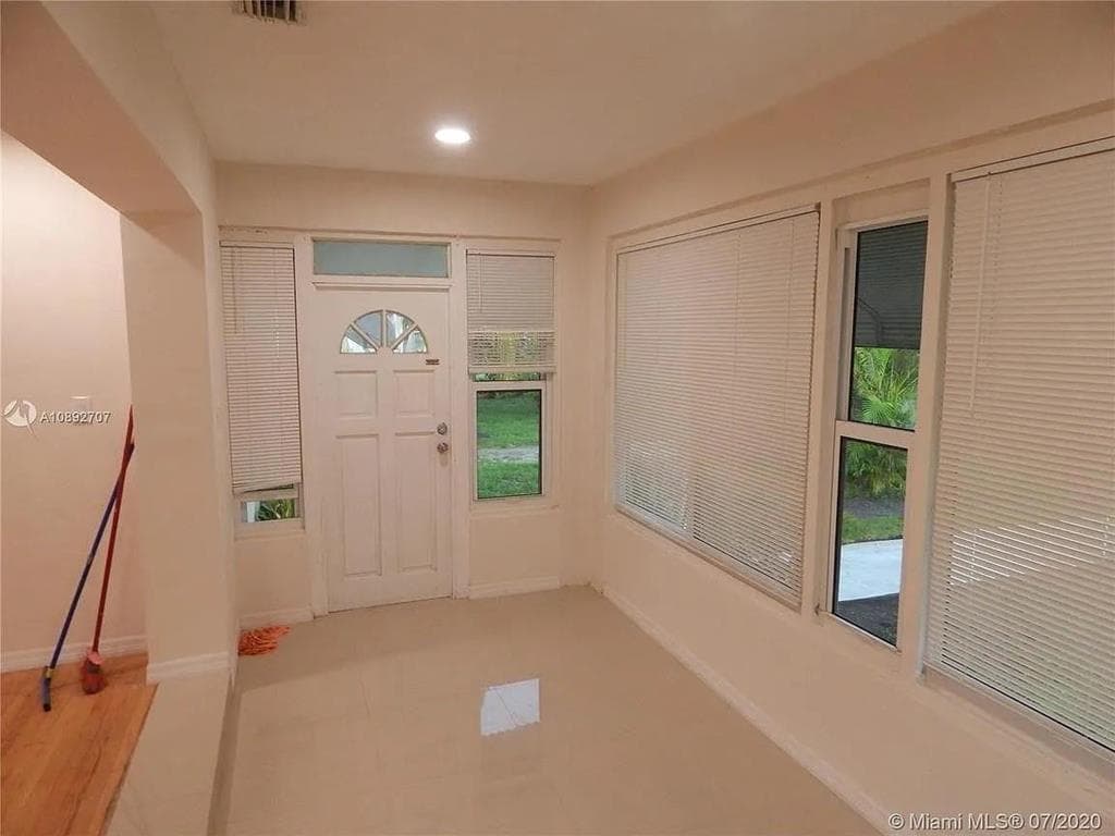 1111 N 25th Avenue, Hollywood, FL 33020 — photo 3 of 19