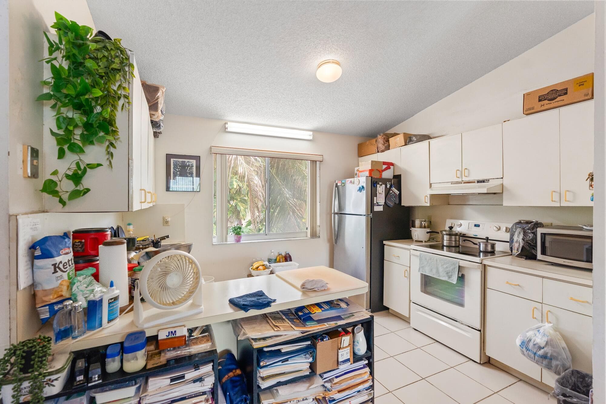 8039 Lake Drive 205, Doral, FL 33166 — photo 22 of 35