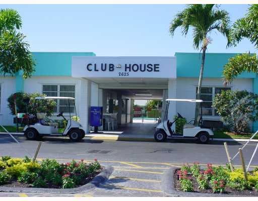 2556 E Dudley Dr Drive E D, West Palm Beach, FL 33415 — photo 2 of 8