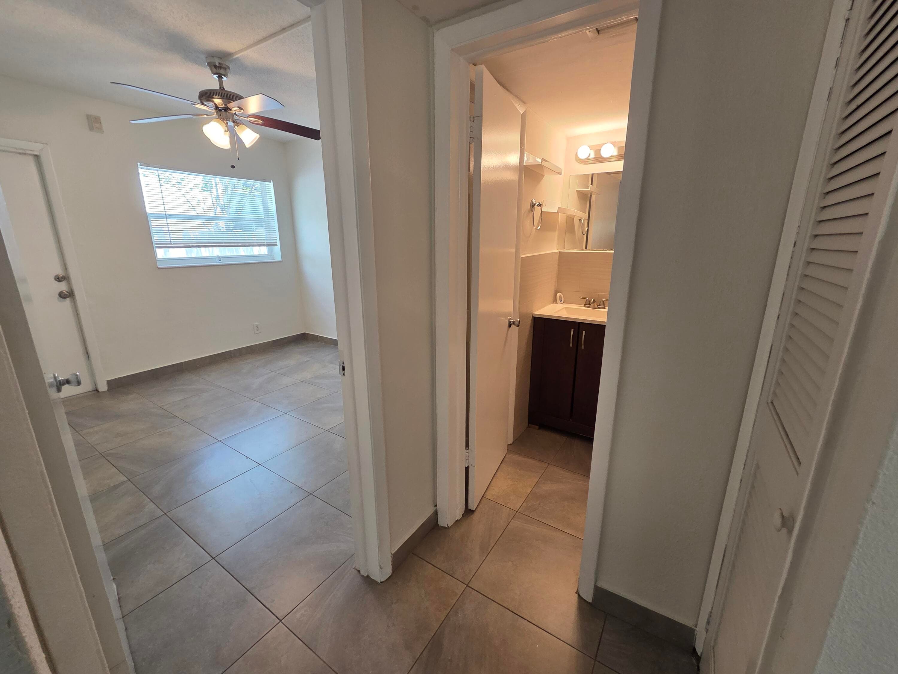 720 NE 2nd Street 2, Fort Lauderdale, FL 33301 — photo 10 of 14