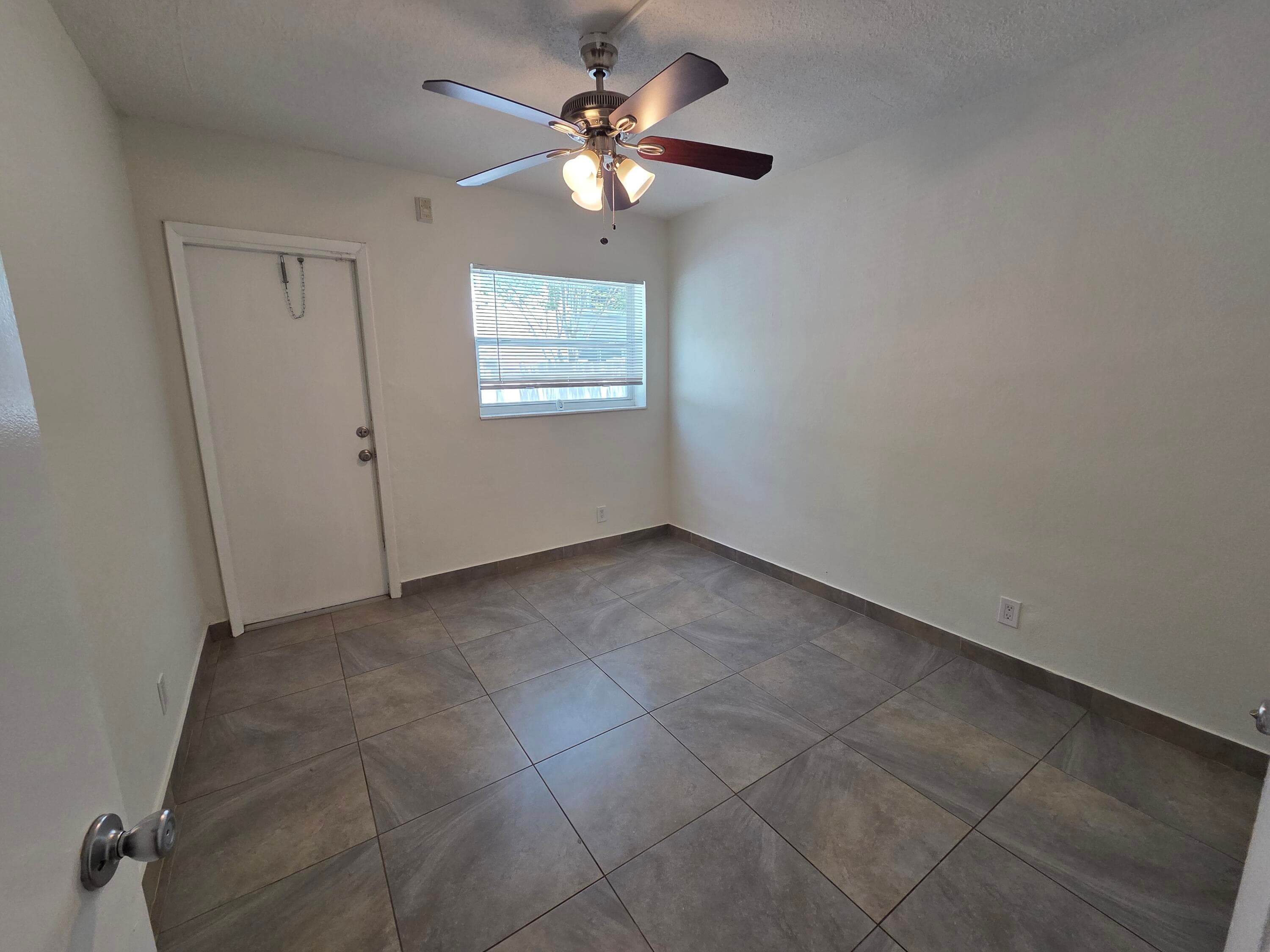 720 NE 2nd Street 2, Fort Lauderdale, FL 33301 — photo 11 of 14