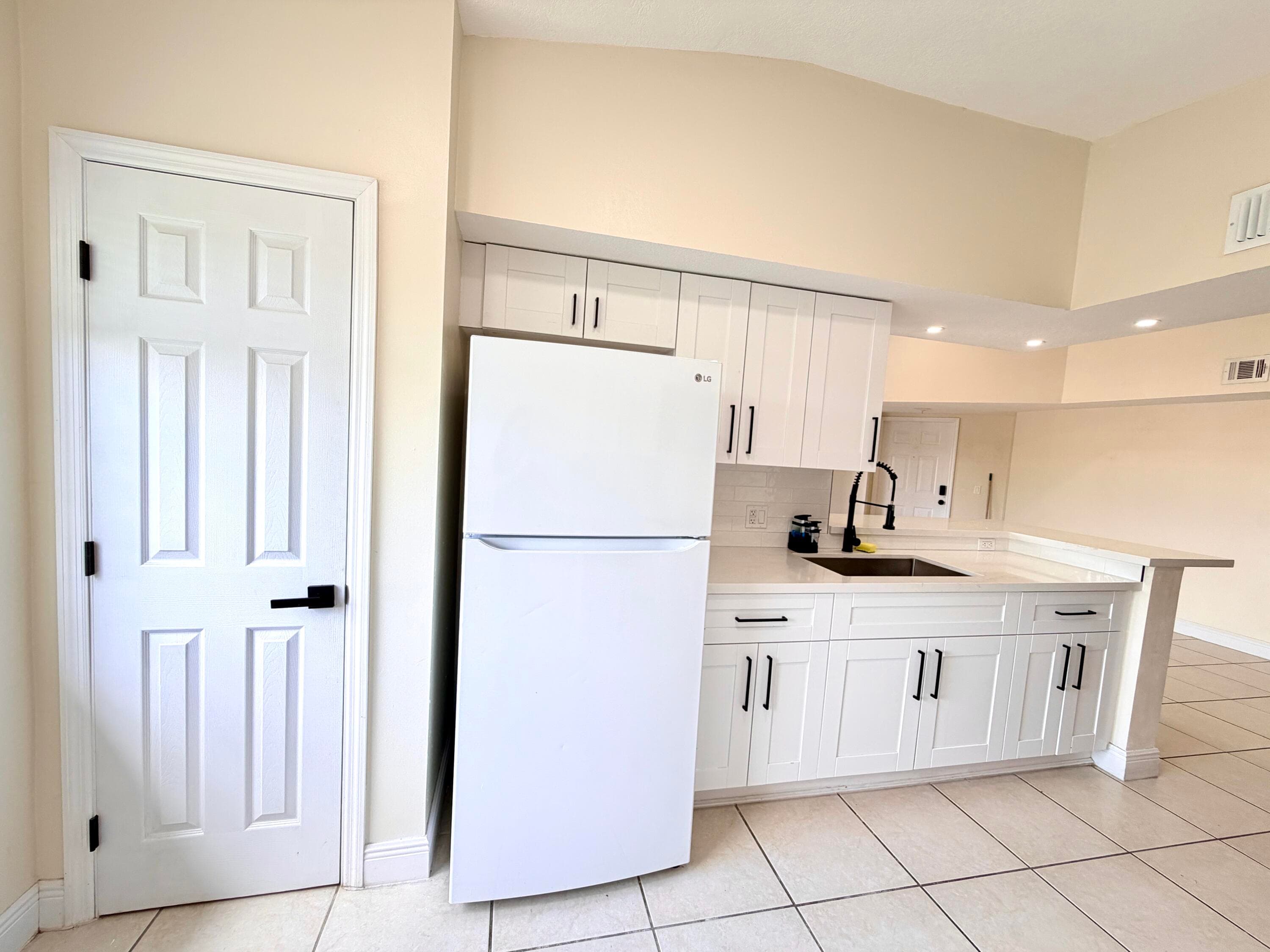 9630 NW 2nd Street 6-308, Pembroke Pines, FL 33024 — photo 15 of 26