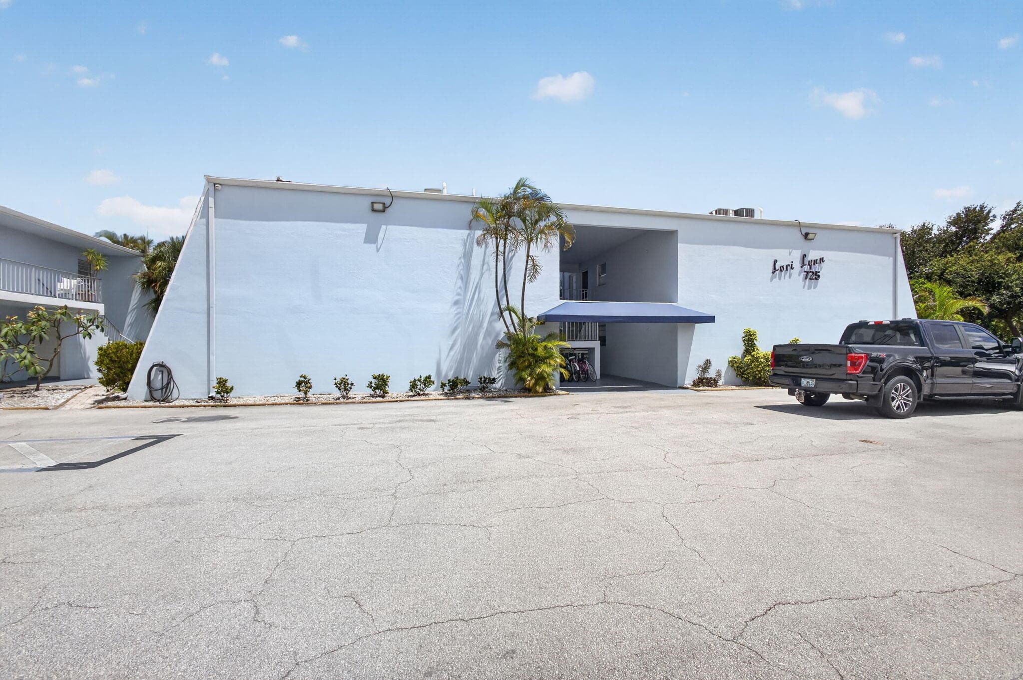 725 Hummingbird Way 109, North Palm Beach, FL 33408 — photo 1 of 42