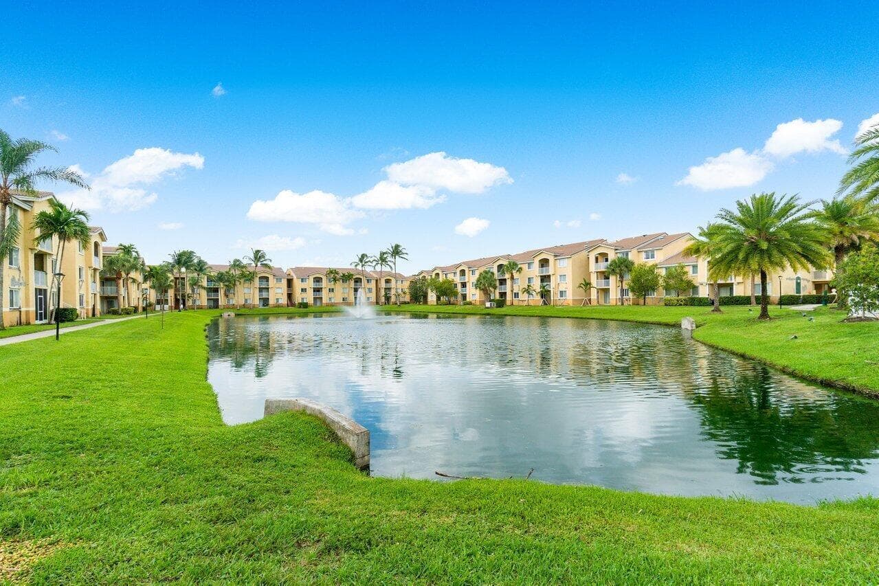 2620 S University Drive 309, Davie, FL 33328 — photo 3 of 24