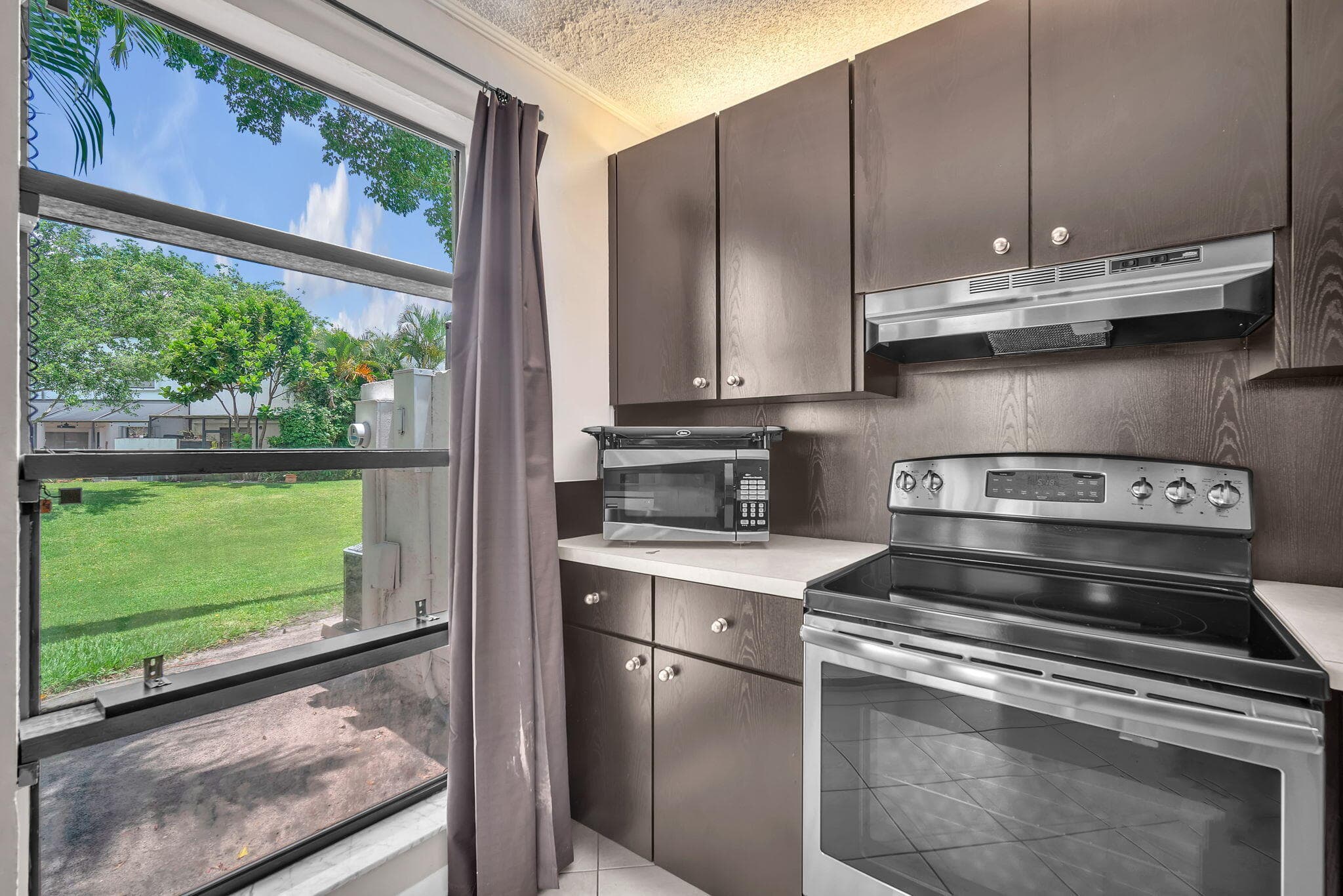 341 NW 36th Avenue, Deerfield Beach, FL 33442 — photo 16 of 29