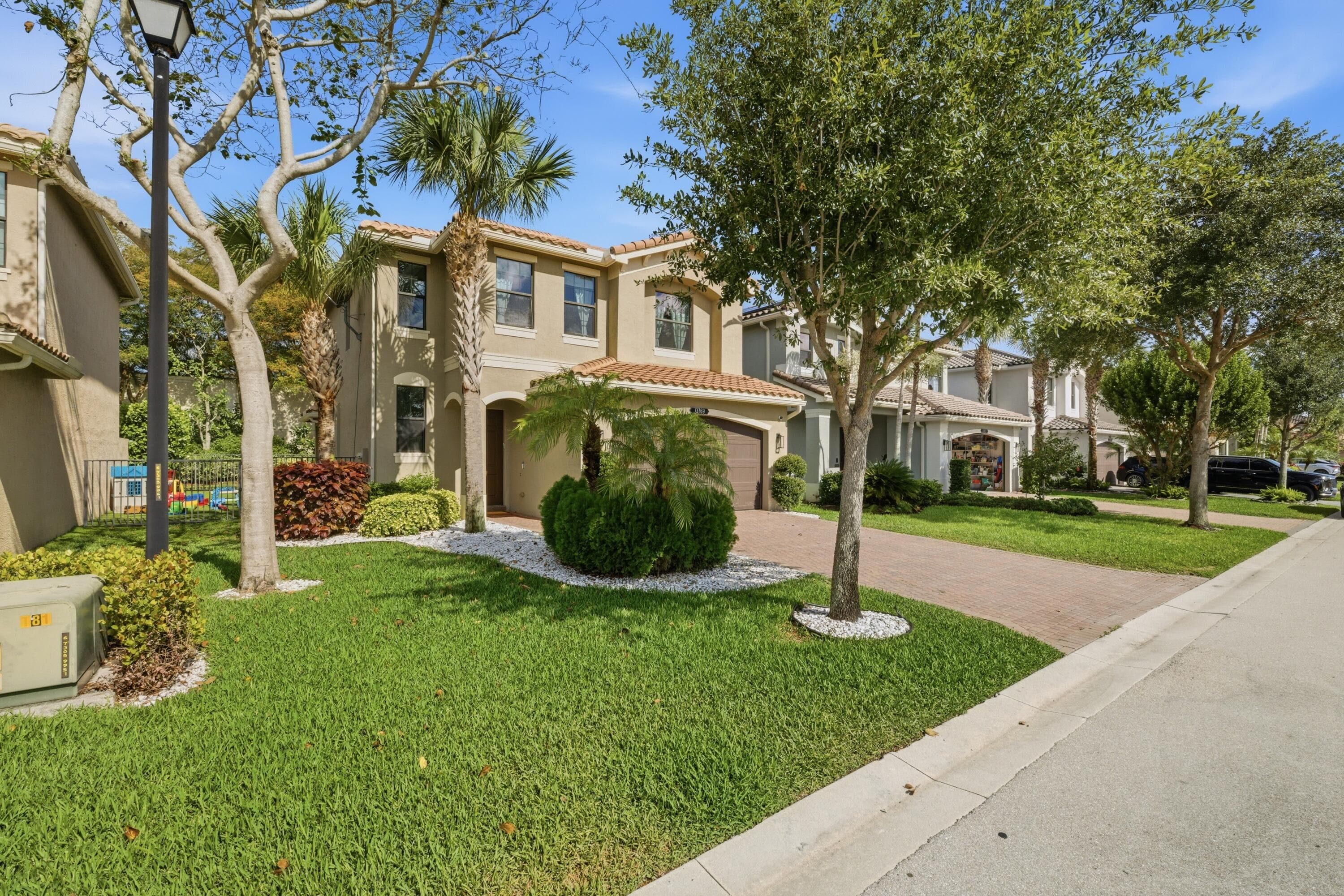 13769 Moss Agate Avenue, Delray Beach, FL 33446 — photo 3 of 35