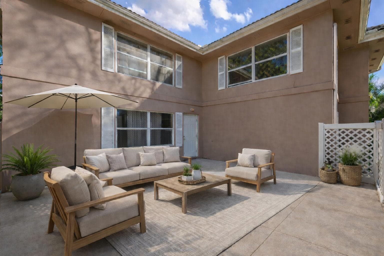 1945 Stratford Way, West Palm Beach, FL 33409 — photo 4 of 43