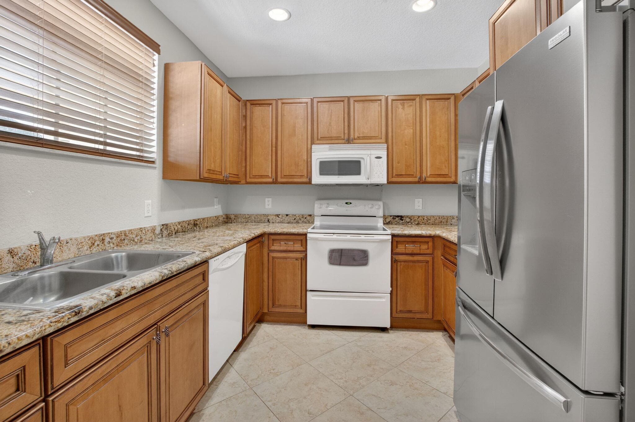 1418 W Wickham Circle B, Delray Beach, FL 33445 — photo 9 of 44