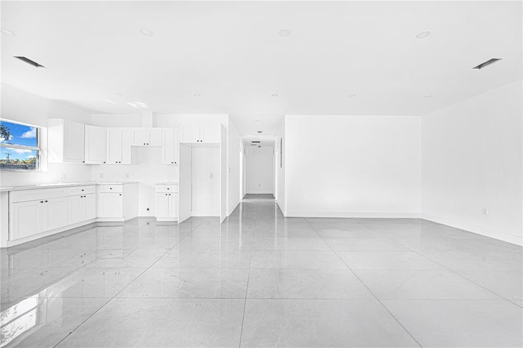 7990 NW 8th Avenue, Miami, FL 33150 — photo 4 of 37