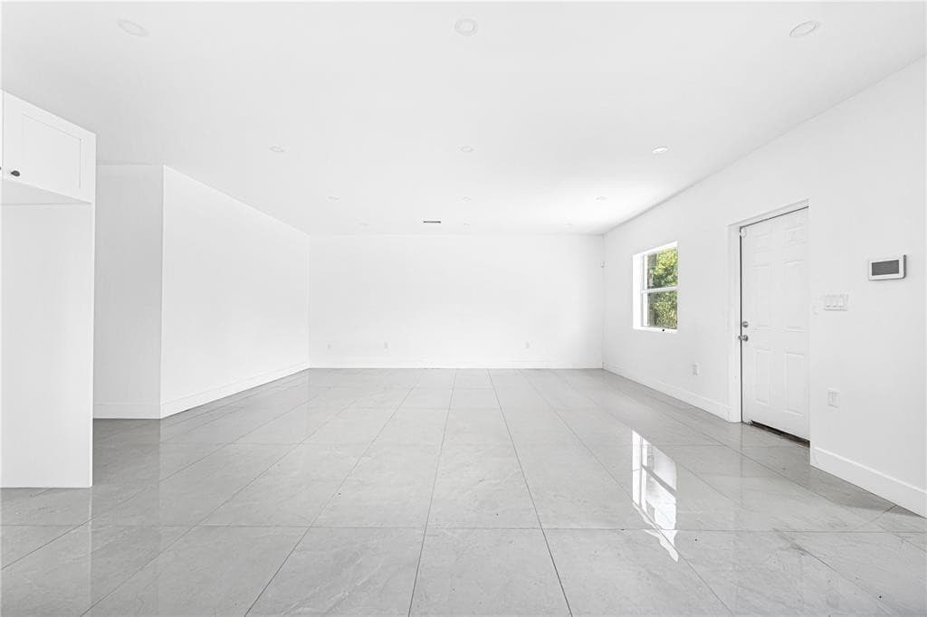 7990 NW 8th Avenue, Miami, FL 33150 — photo 5 of 37