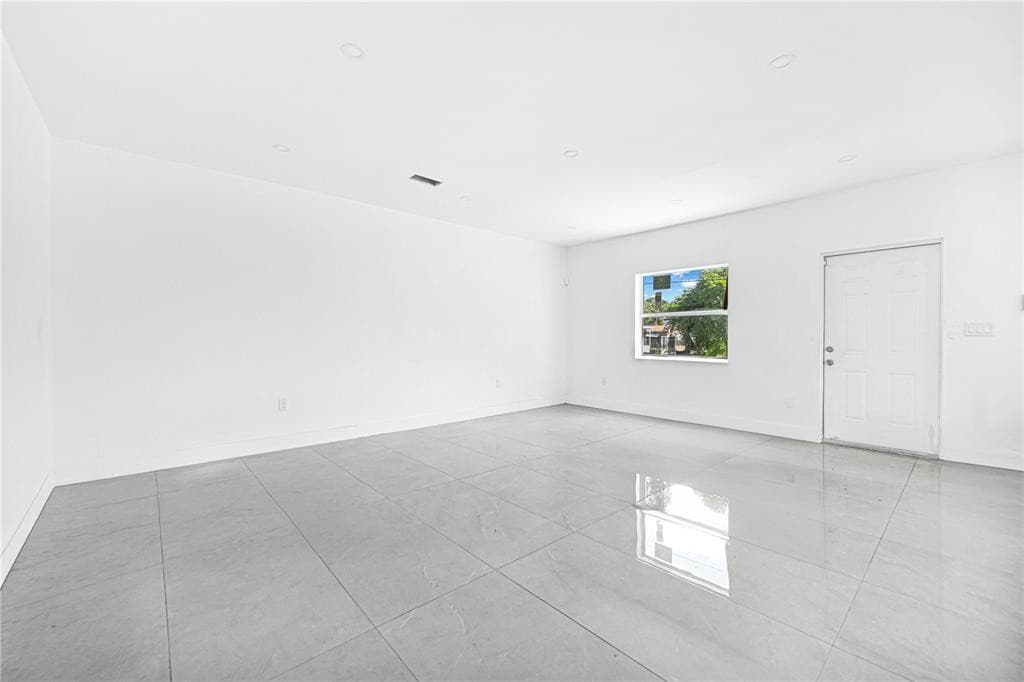 7990 NW 8th Avenue, Miami, FL 33150 — photo 6 of 37