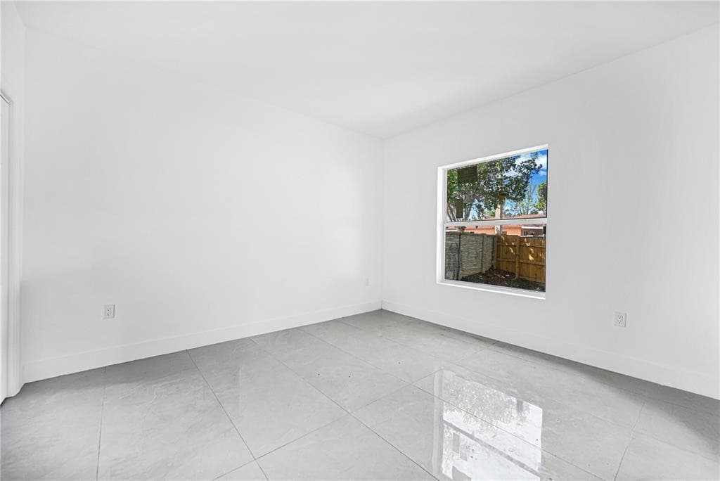 7990 NW 8th Avenue, Miami, FL 33150 — photo 8 of 37