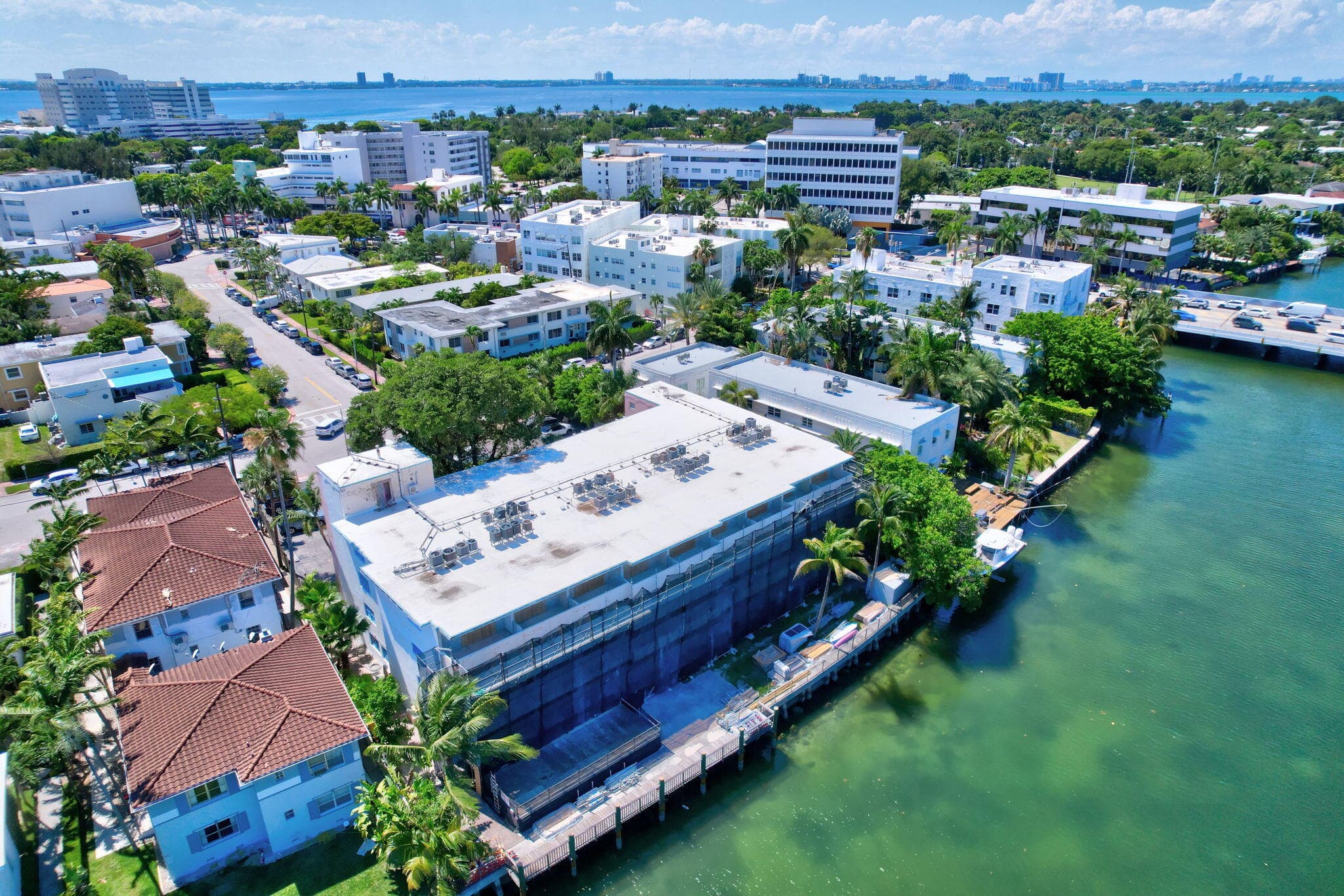 4011 N Meridian Avenue 32, Miami Beach, FL 33140 — photo 1 of 36
