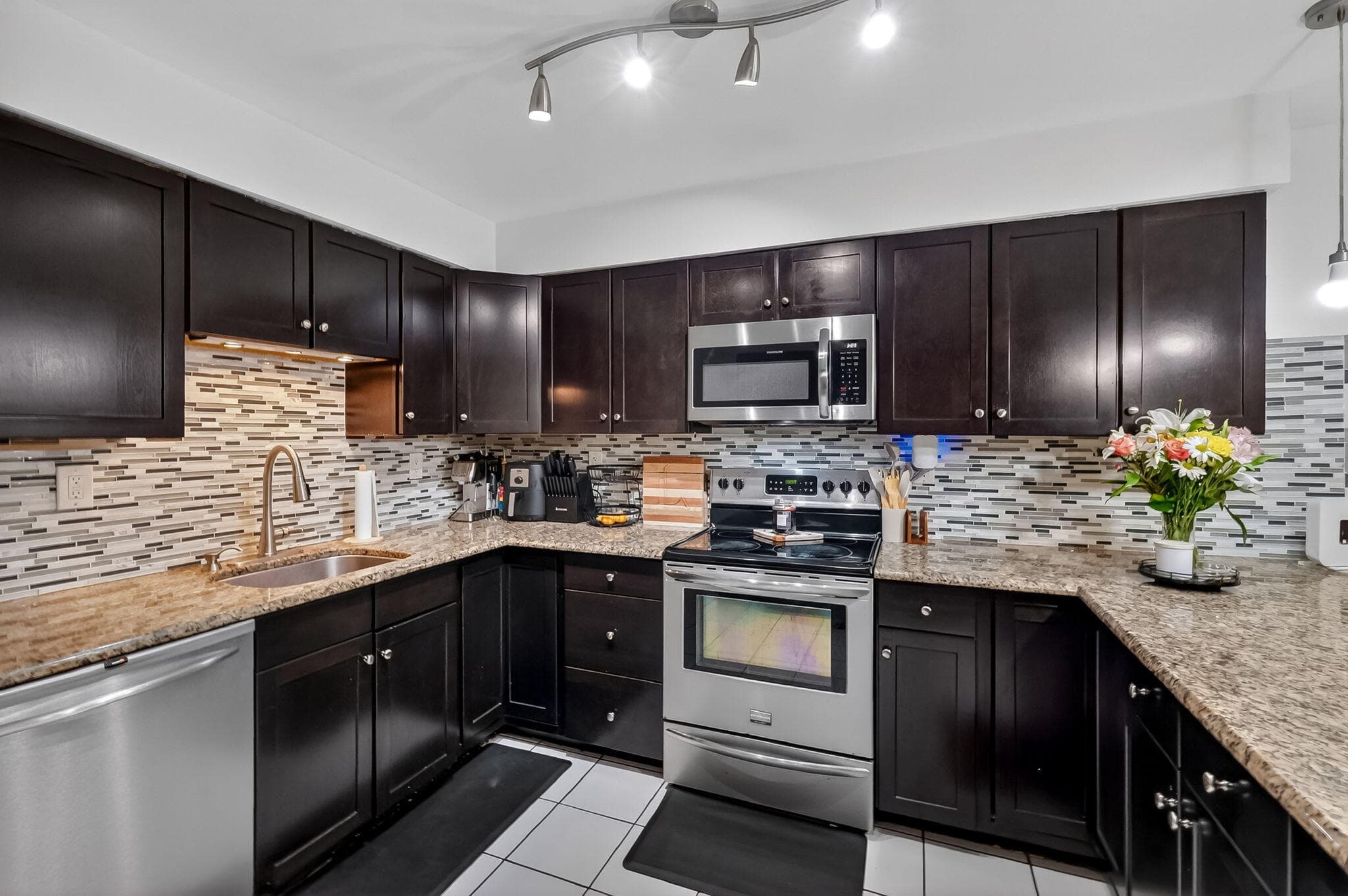 4011 N Meridian Avenue 32, Miami Beach, FL 33140 — photo 17 of 36