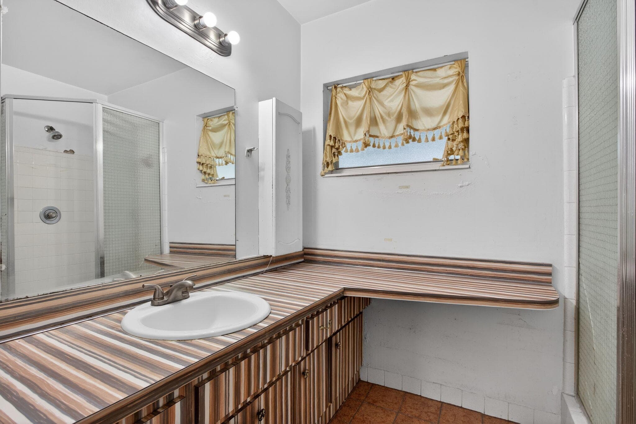 2540 NW 34th Terrace, Lauderdale Lakes, FL 33311 — photo 14 of 47